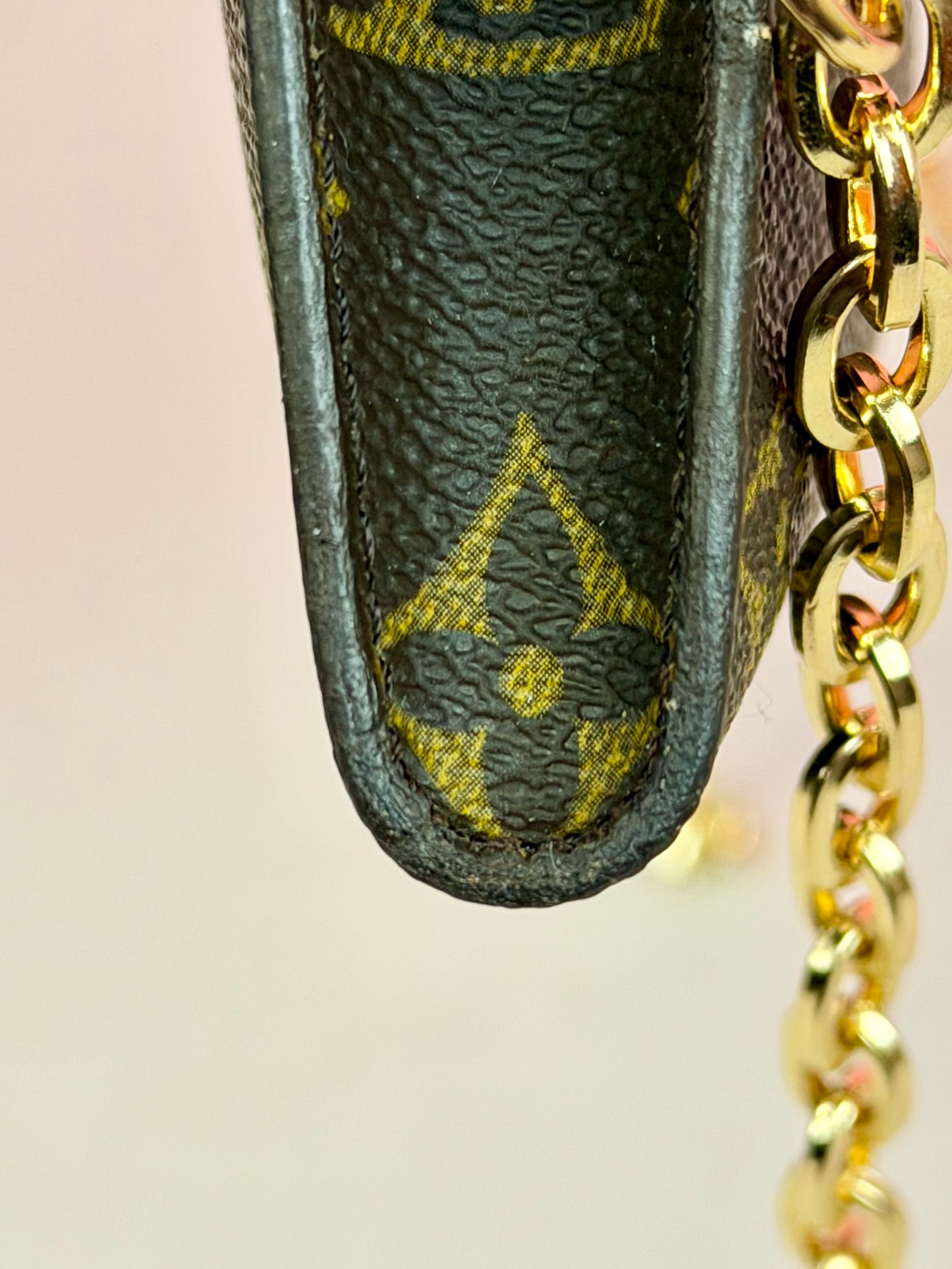 Bucket Pouch GM on Chain