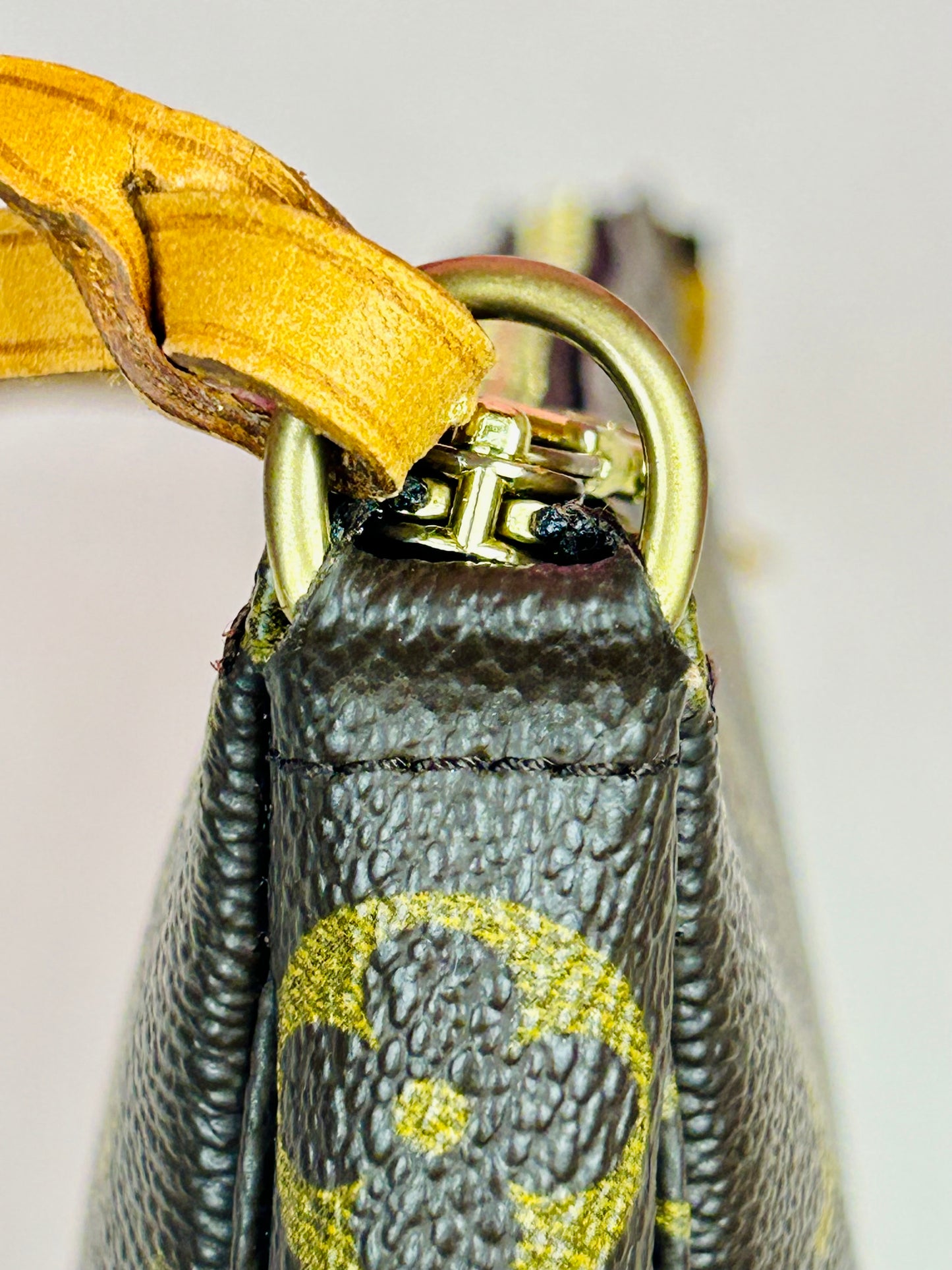 Pochette Accessories