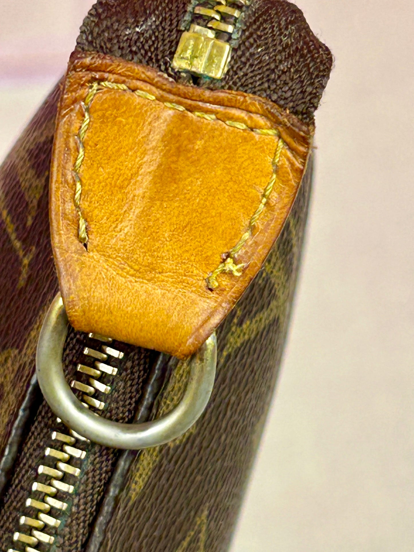 Pochette Accessories