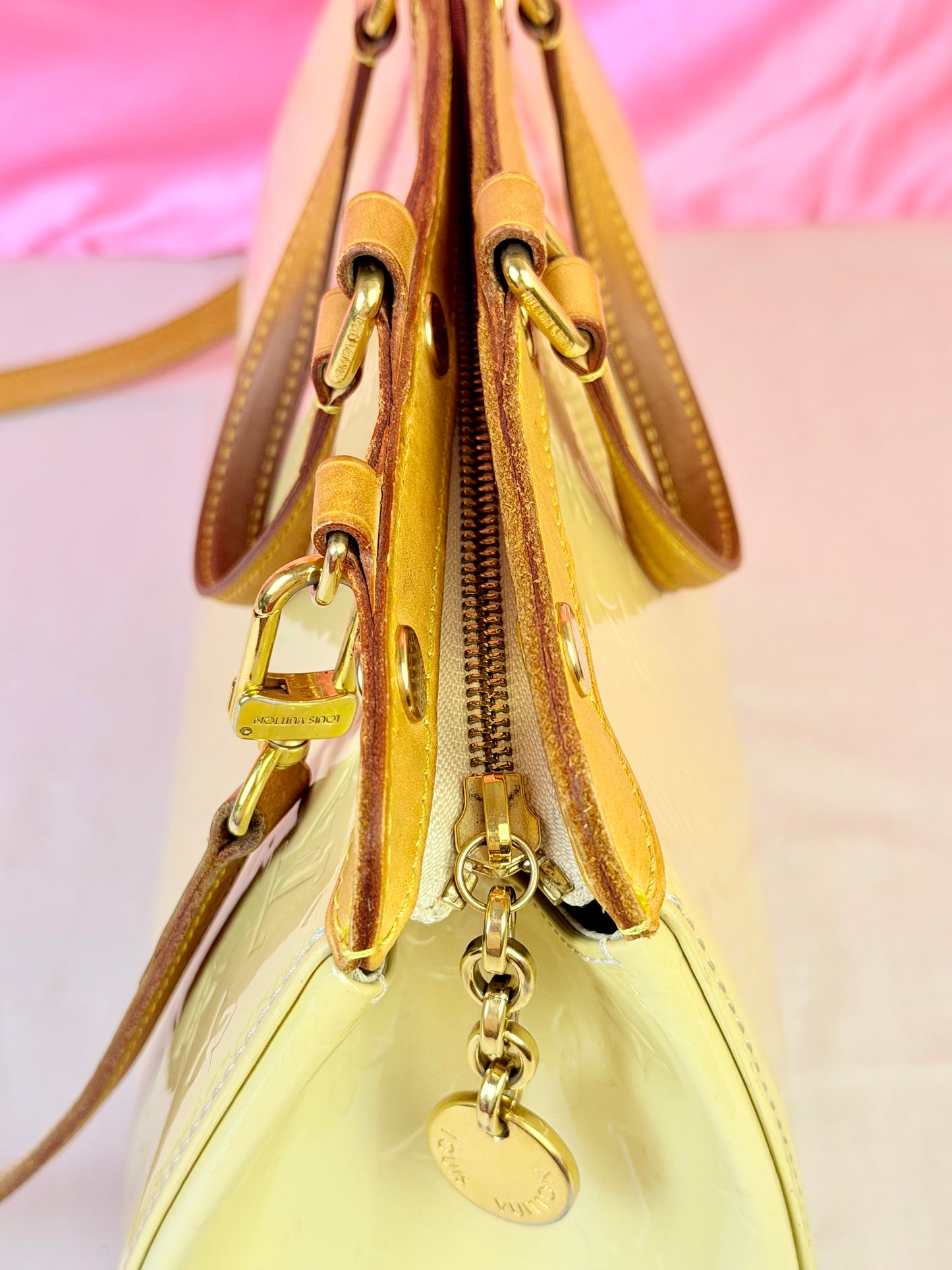 Brea MM in Pale Yellow Vernis