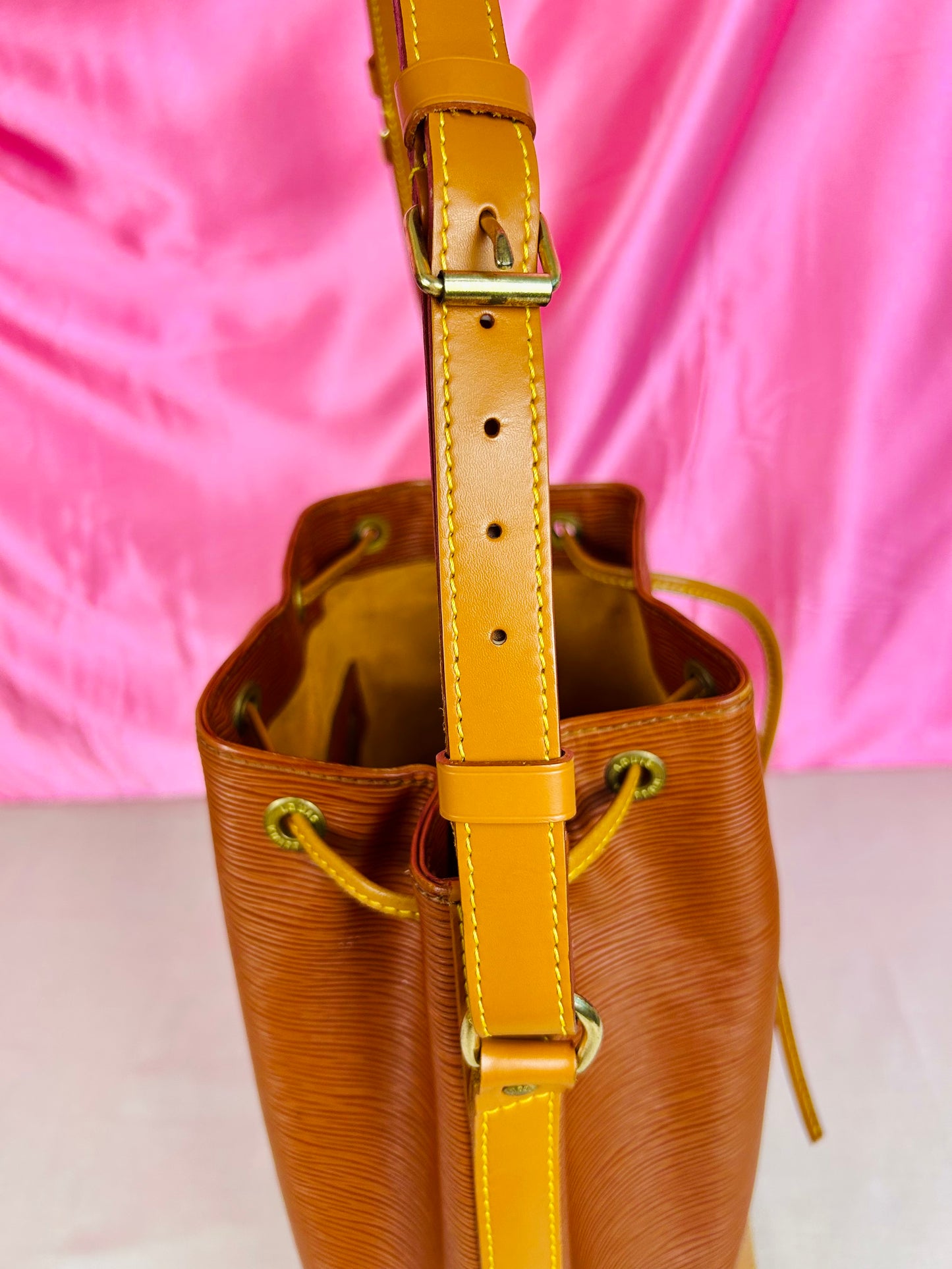 Noe in Epi brown
