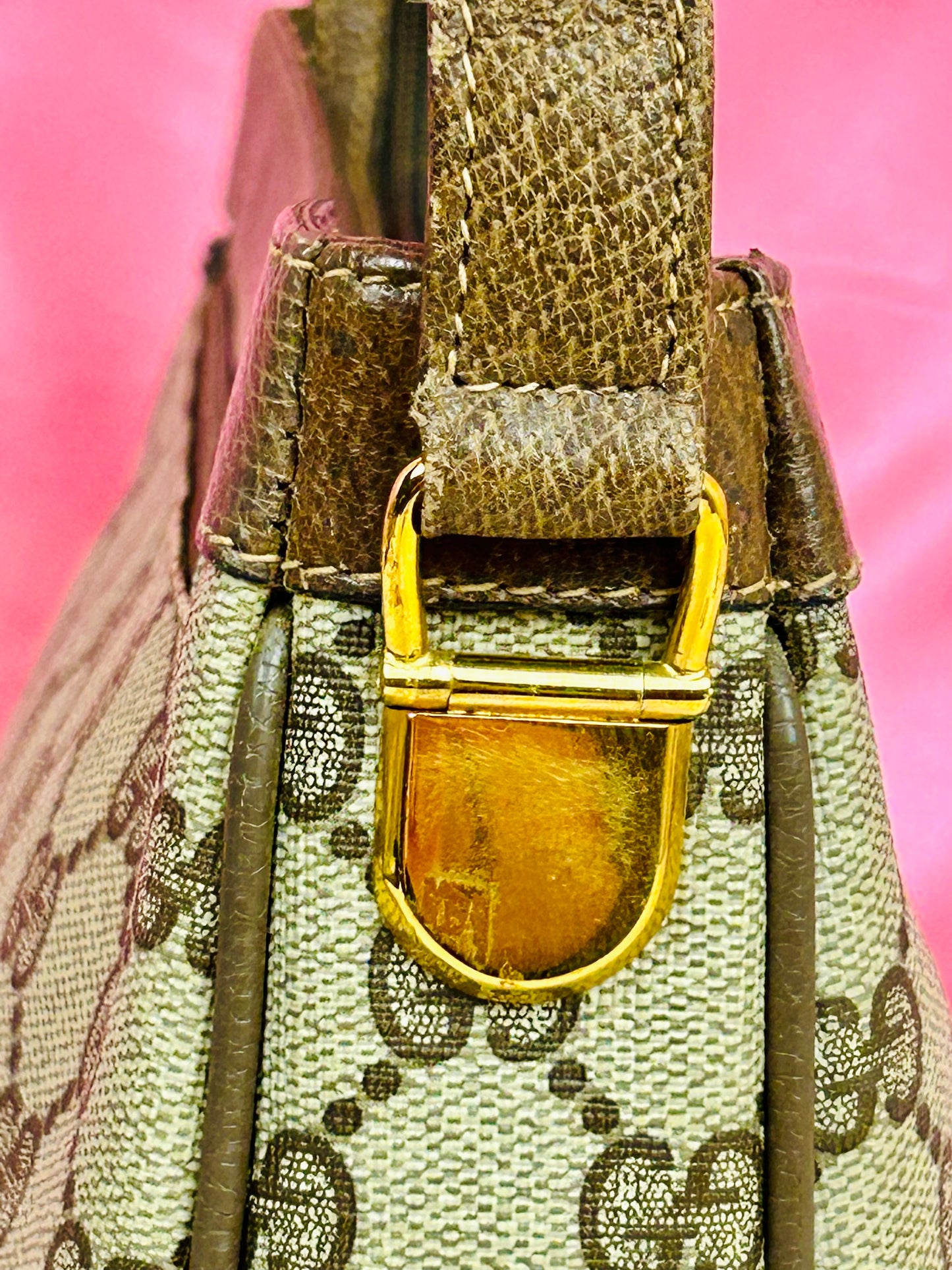 Medium Vintage Supreme