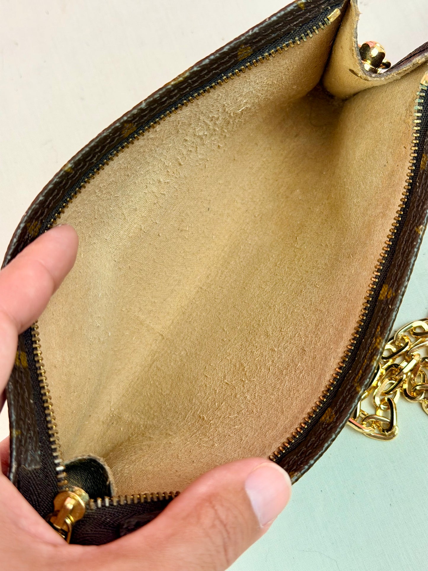 Bucket Pouch GM on Chain