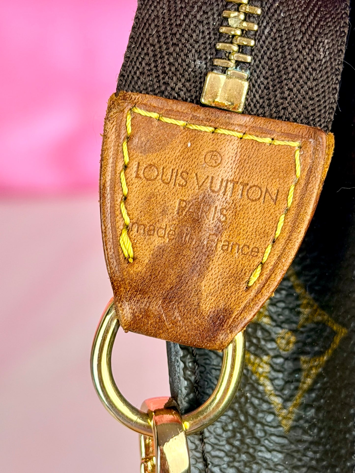 Bucket Pouch PM on Chain
