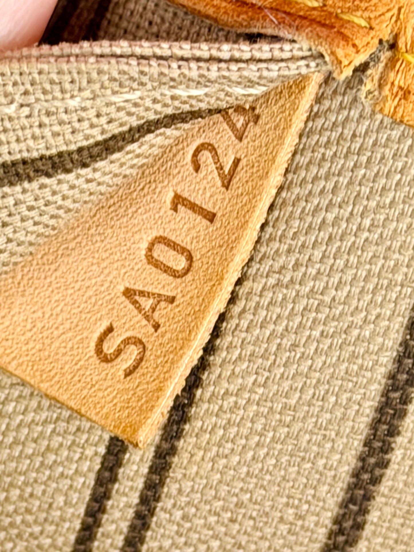 Neverfull MM in Monogram/Beige