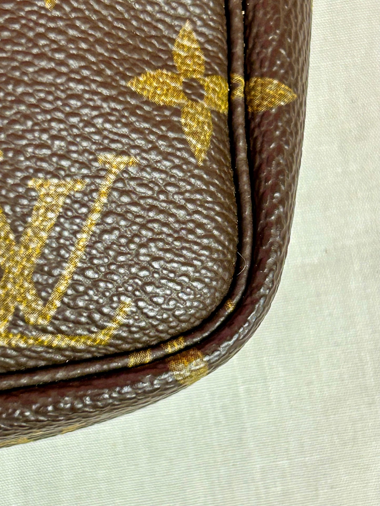 Pochette Accessories