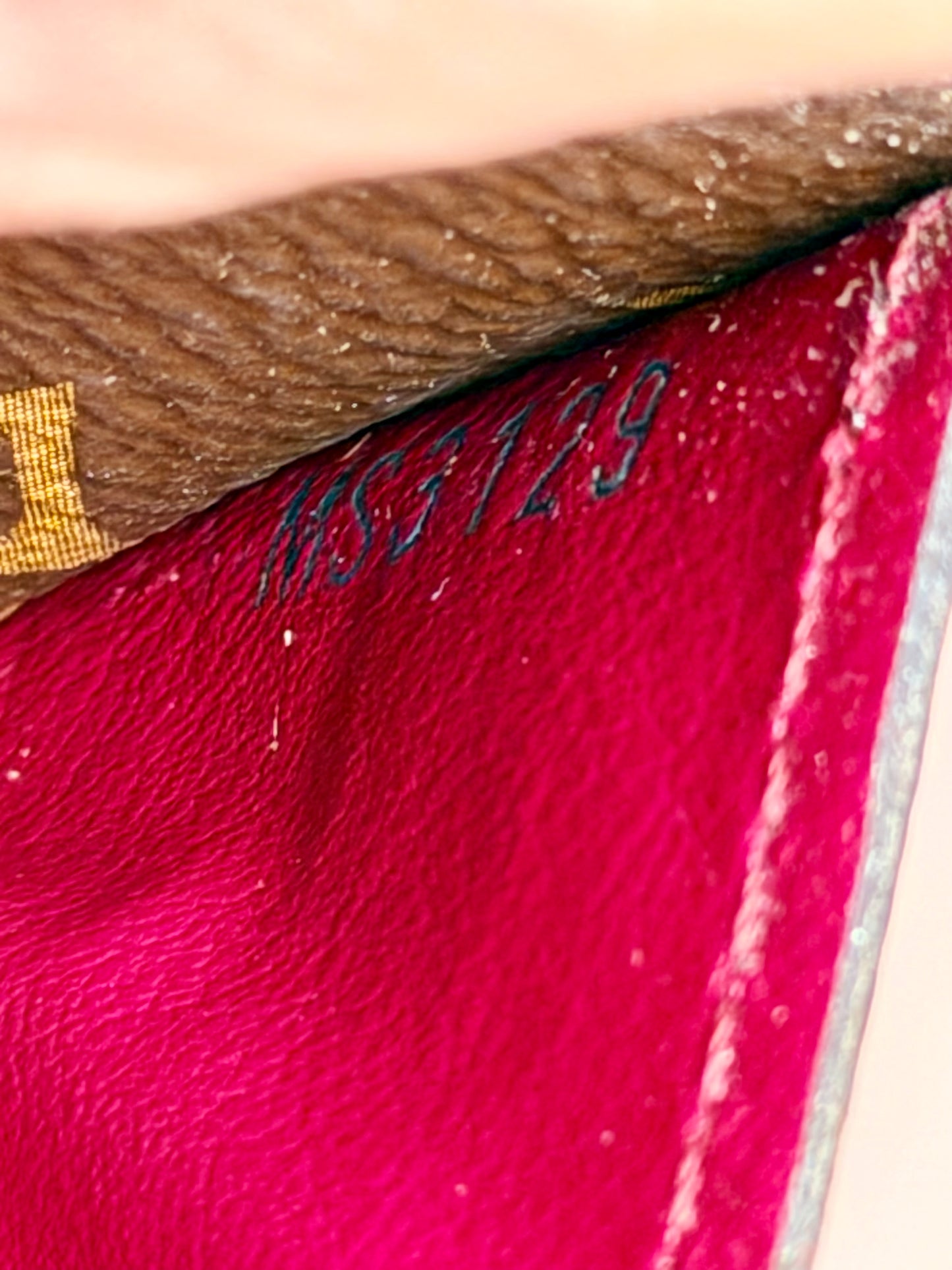 Sarah Wallet NM Monogram/Berry