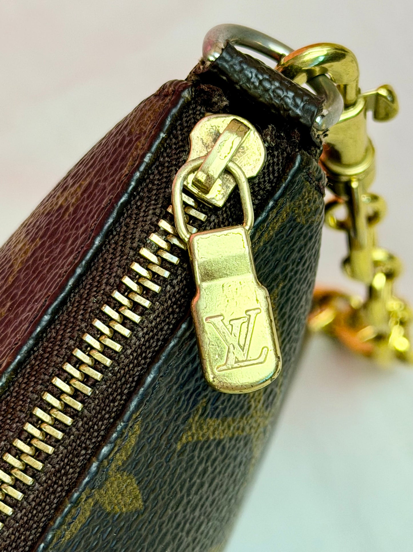 Pochette Accessories