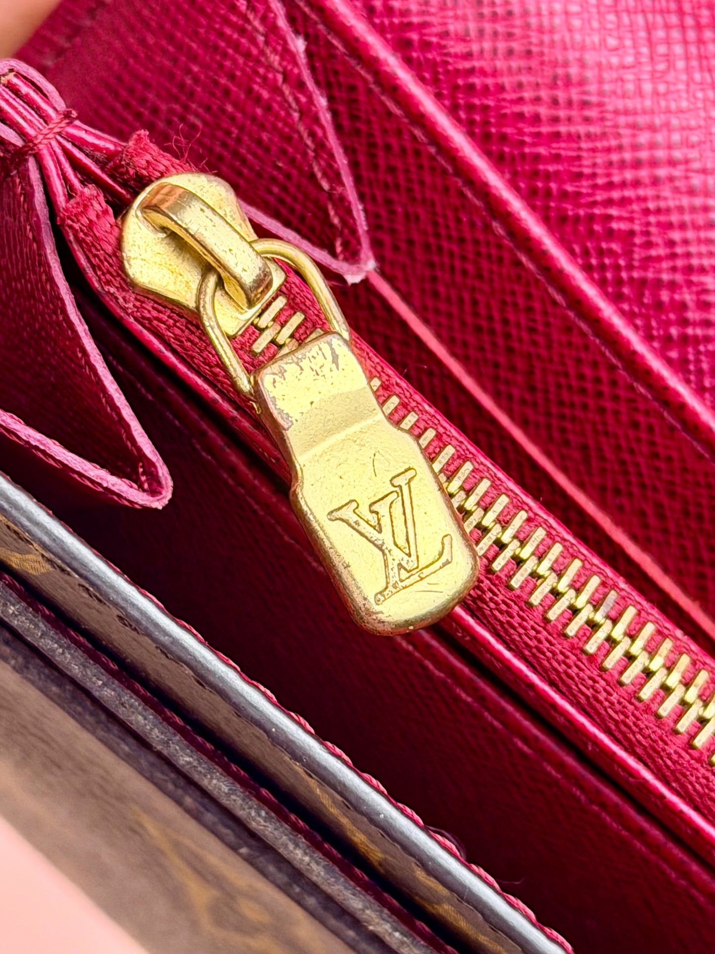 Sarah Wallet NM Monogram/Berry