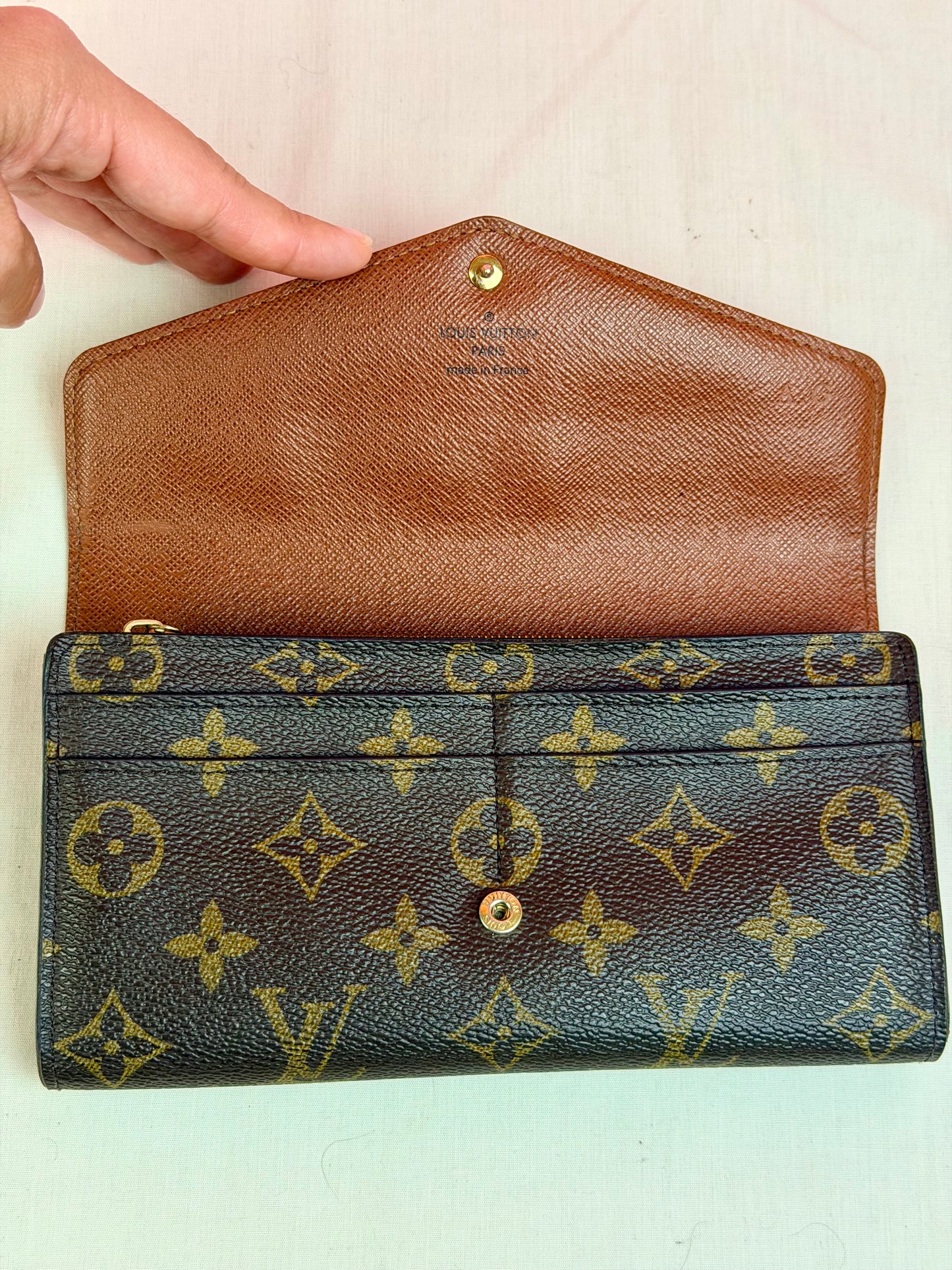 Sarah Wallet in Mono/Brown
