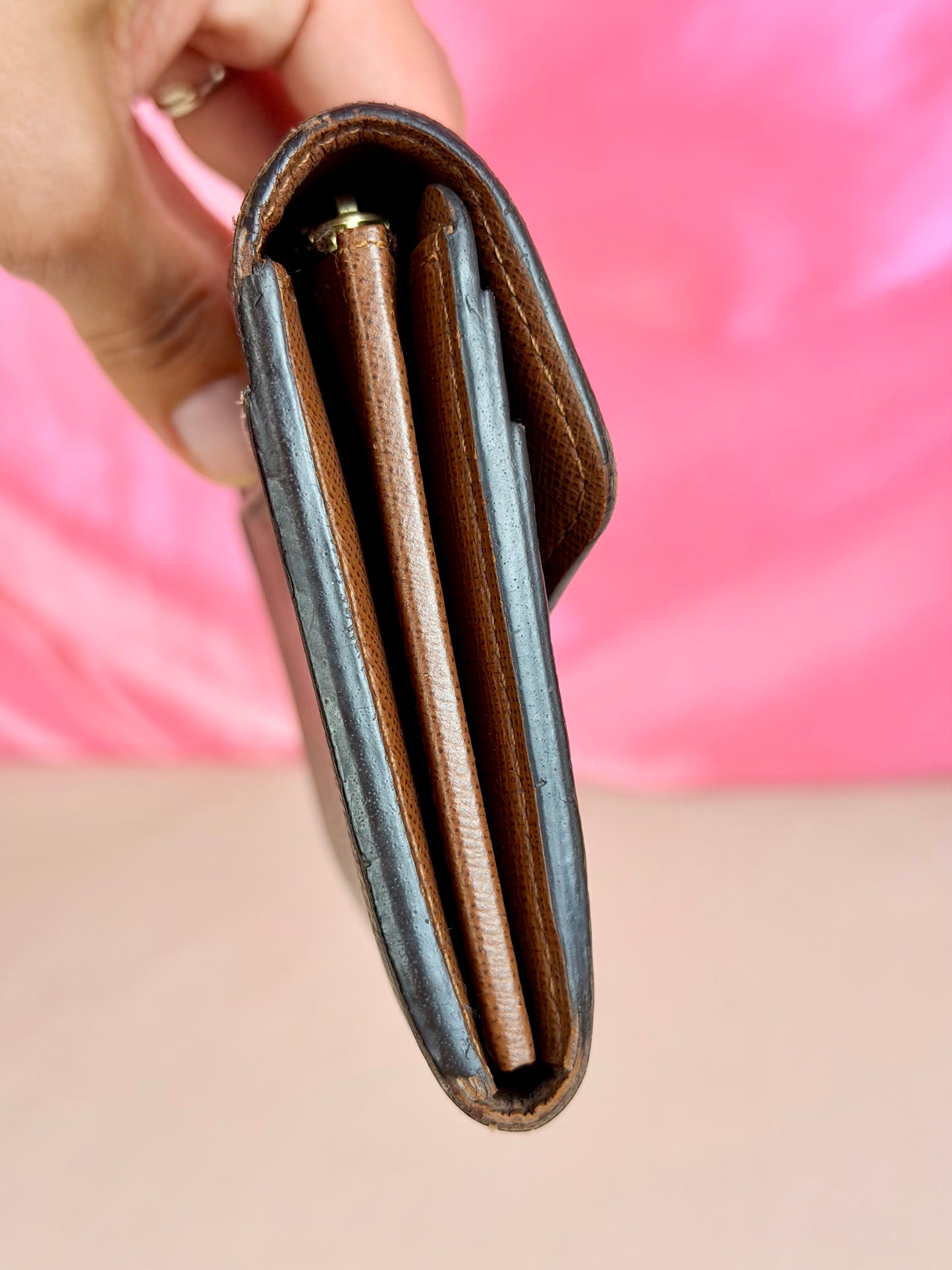 Sarah Wallet NM in Monogram/Brown