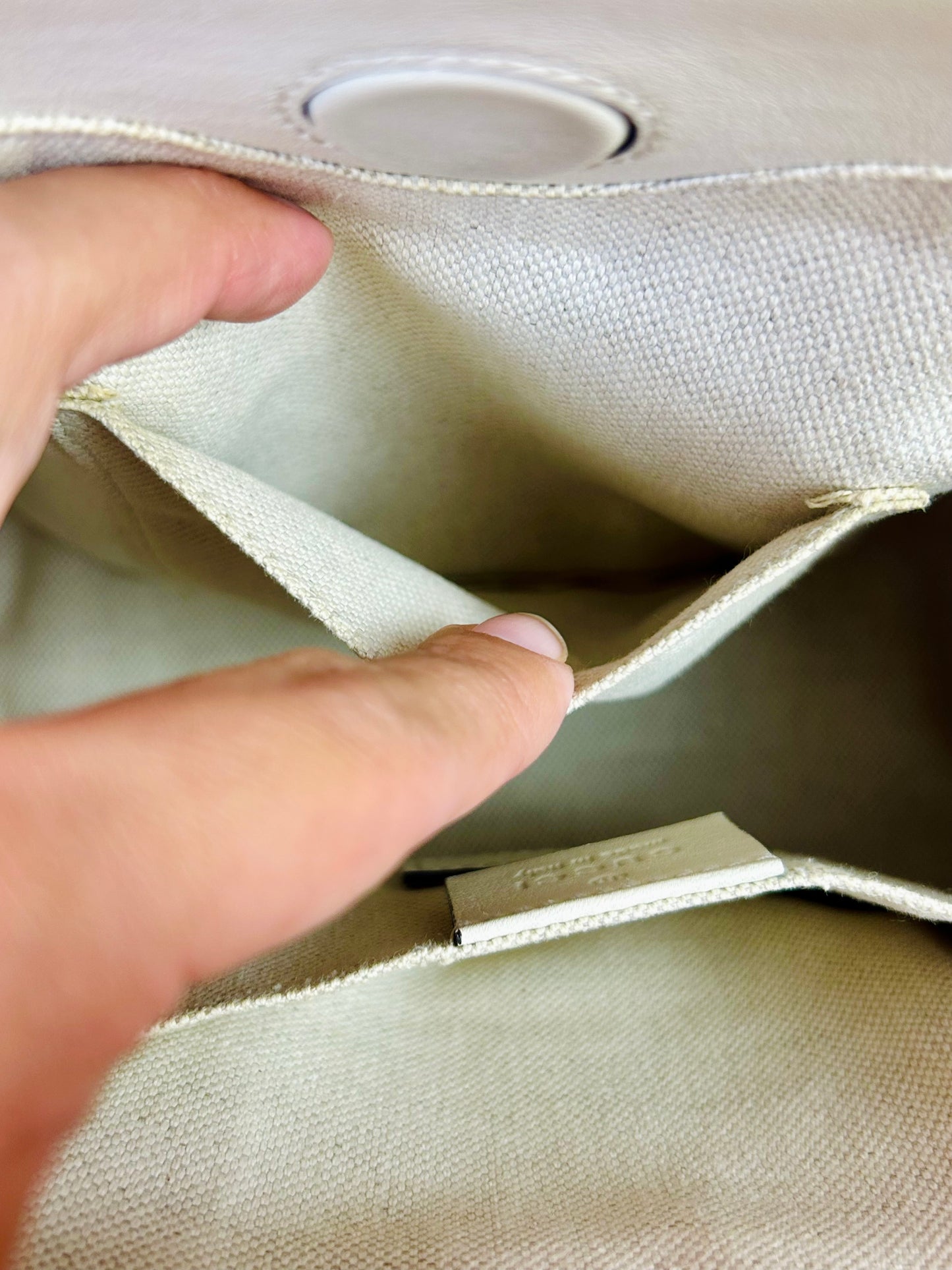 Small White Gucci Ribbon Tote