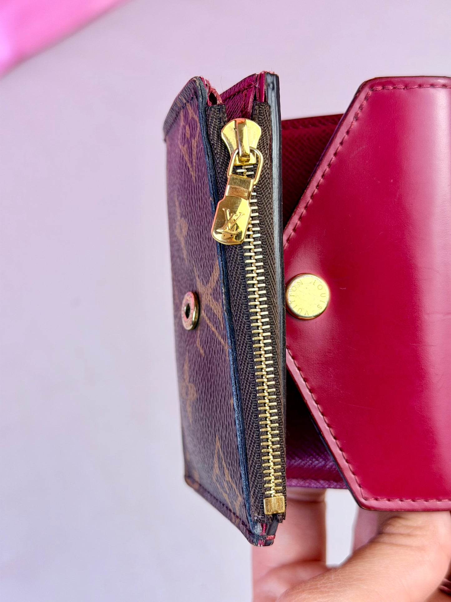 Zoe Wallet in Mono/Berry
