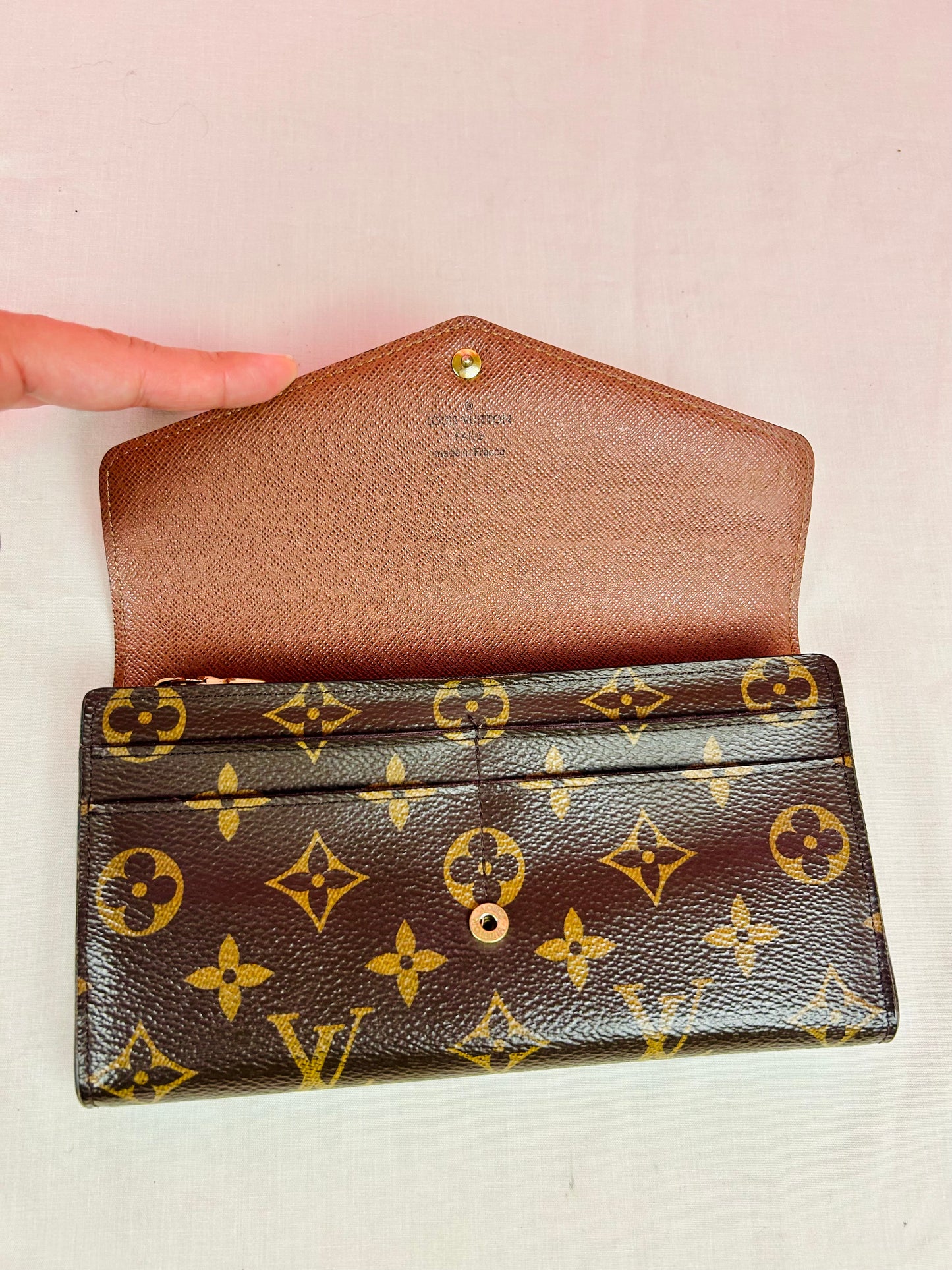 Sarah Wallet NM in Monogram/Brown