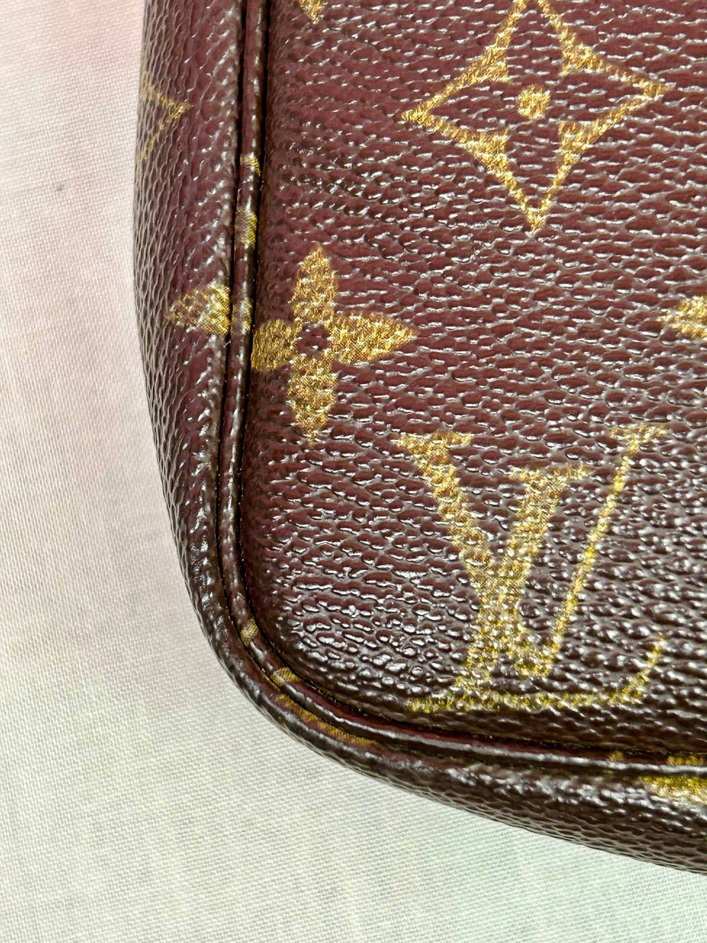 Pochette Accessories