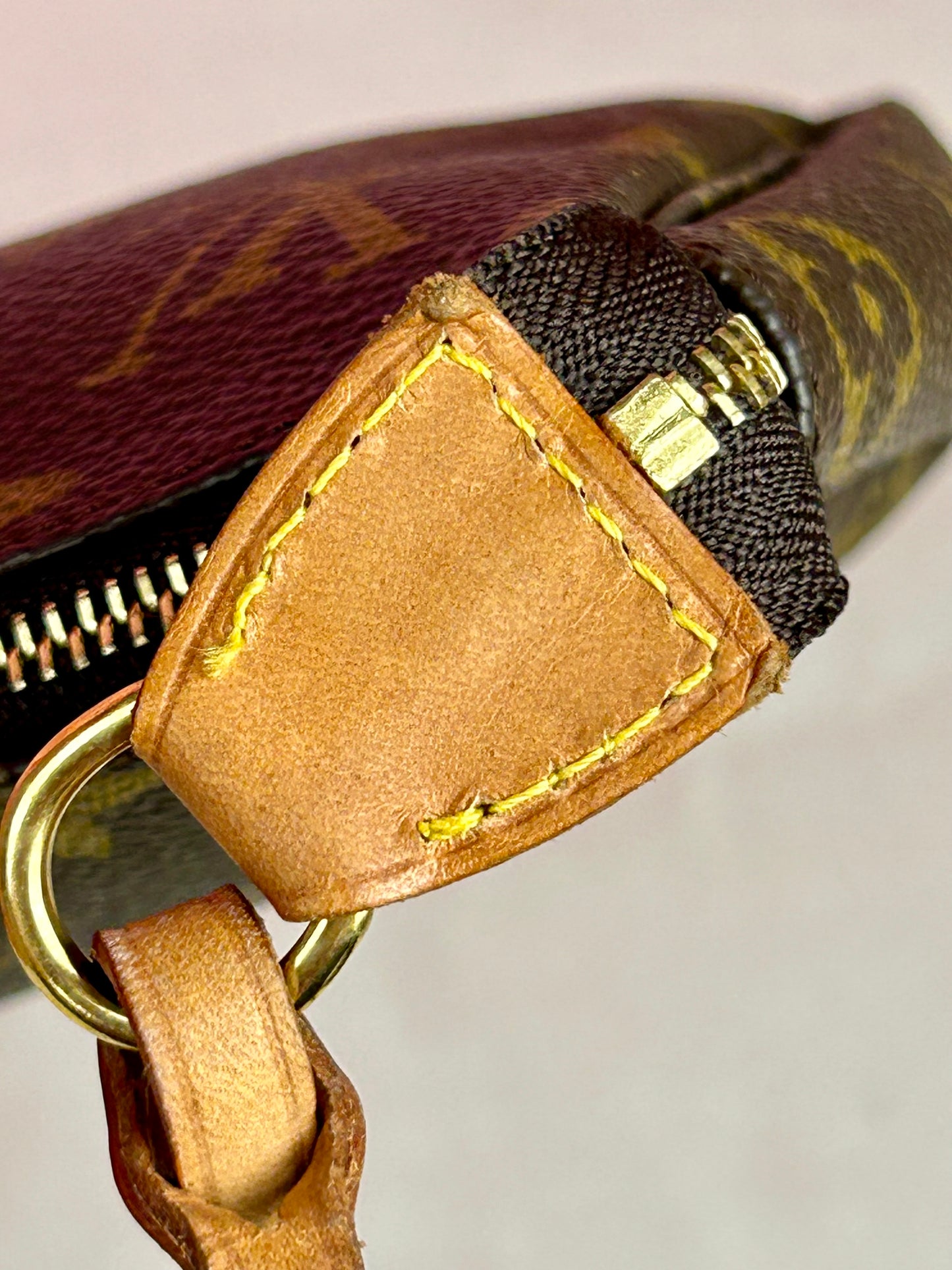 Pochette Accessories