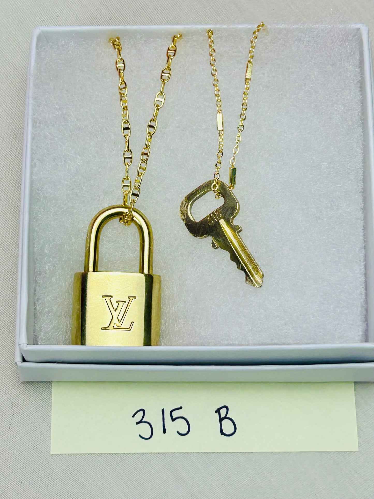 Lock and Key Necklace Set (20)