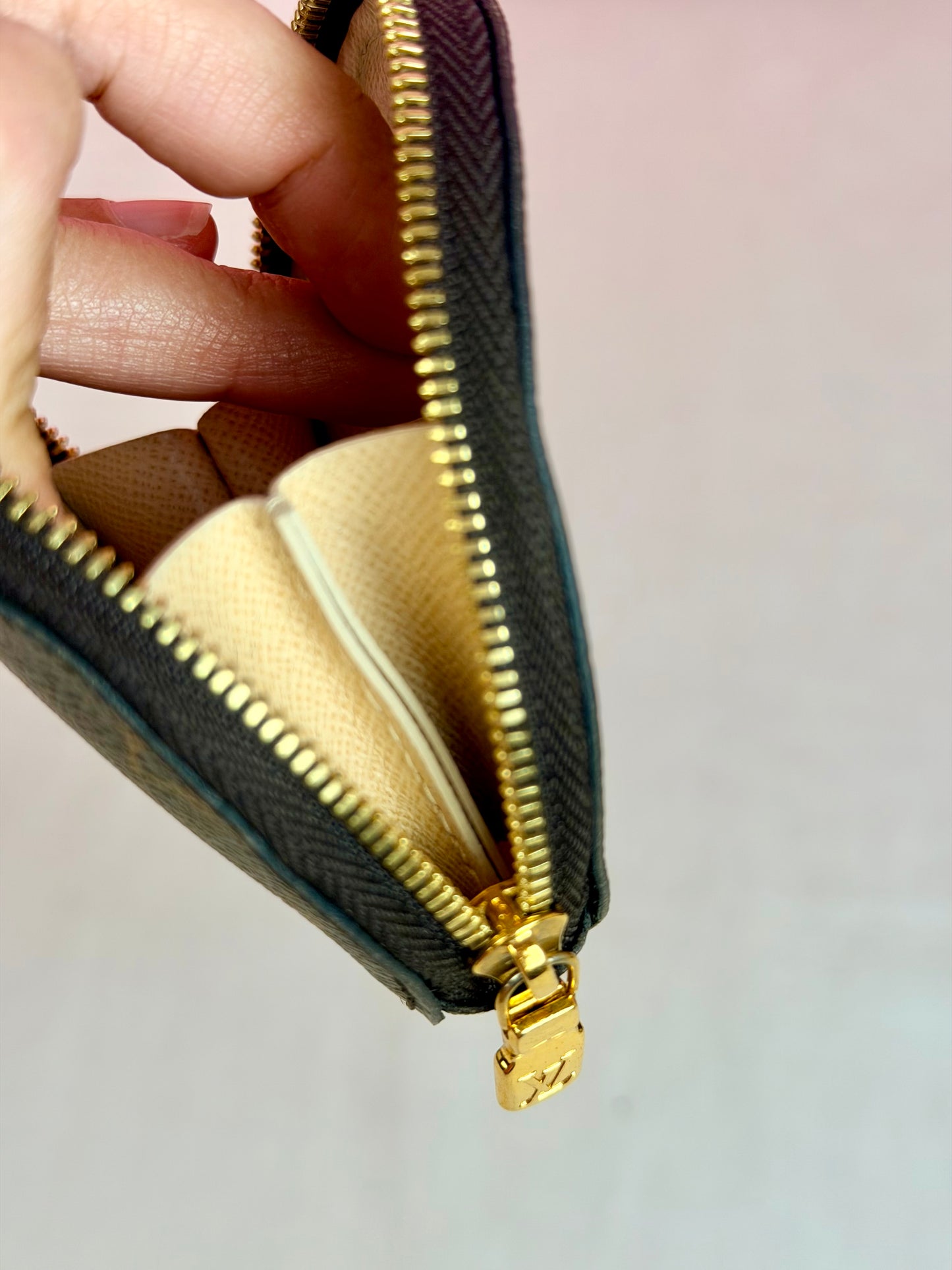 Round Coin Pouch