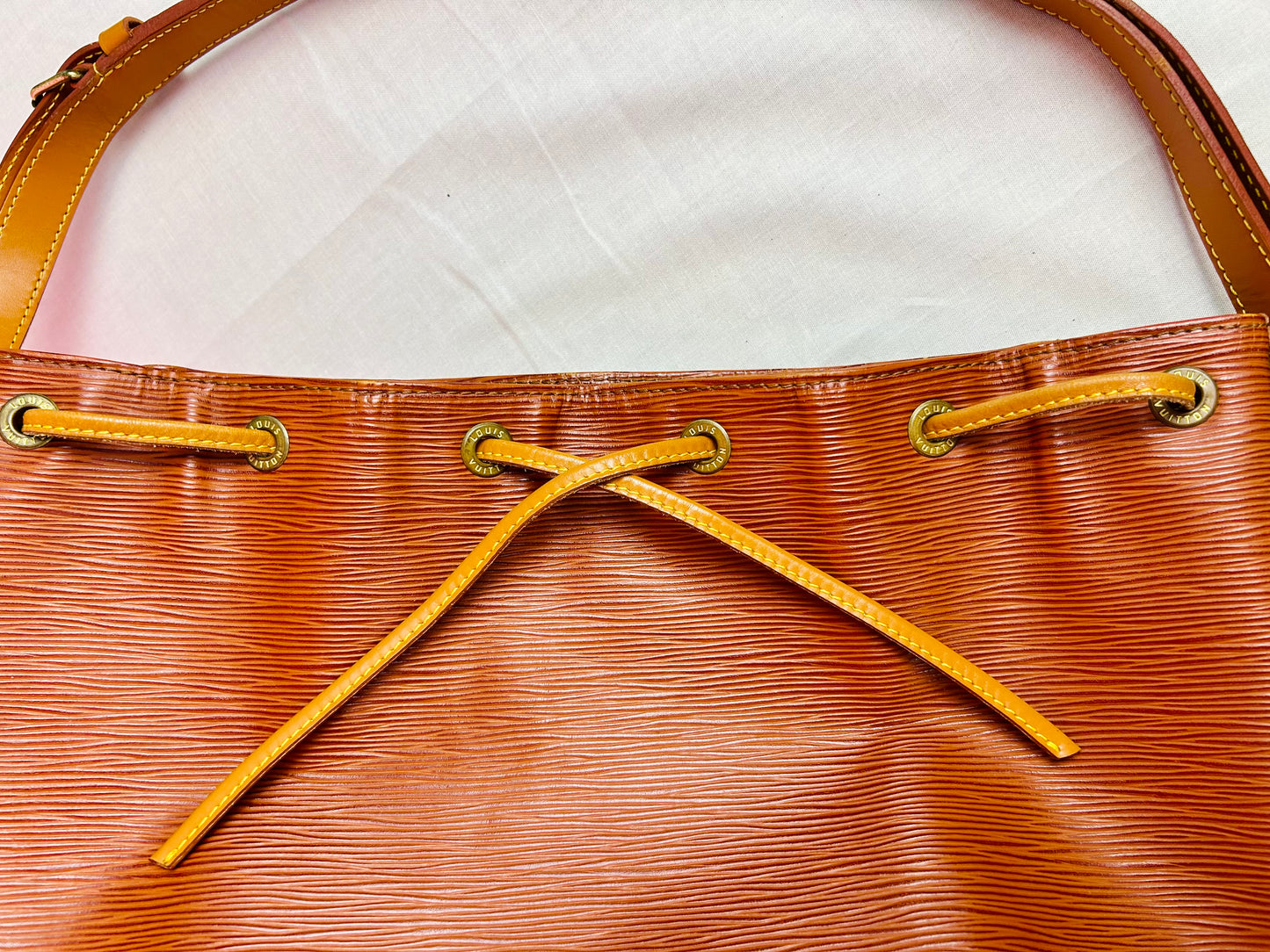 Noe in Epi brown