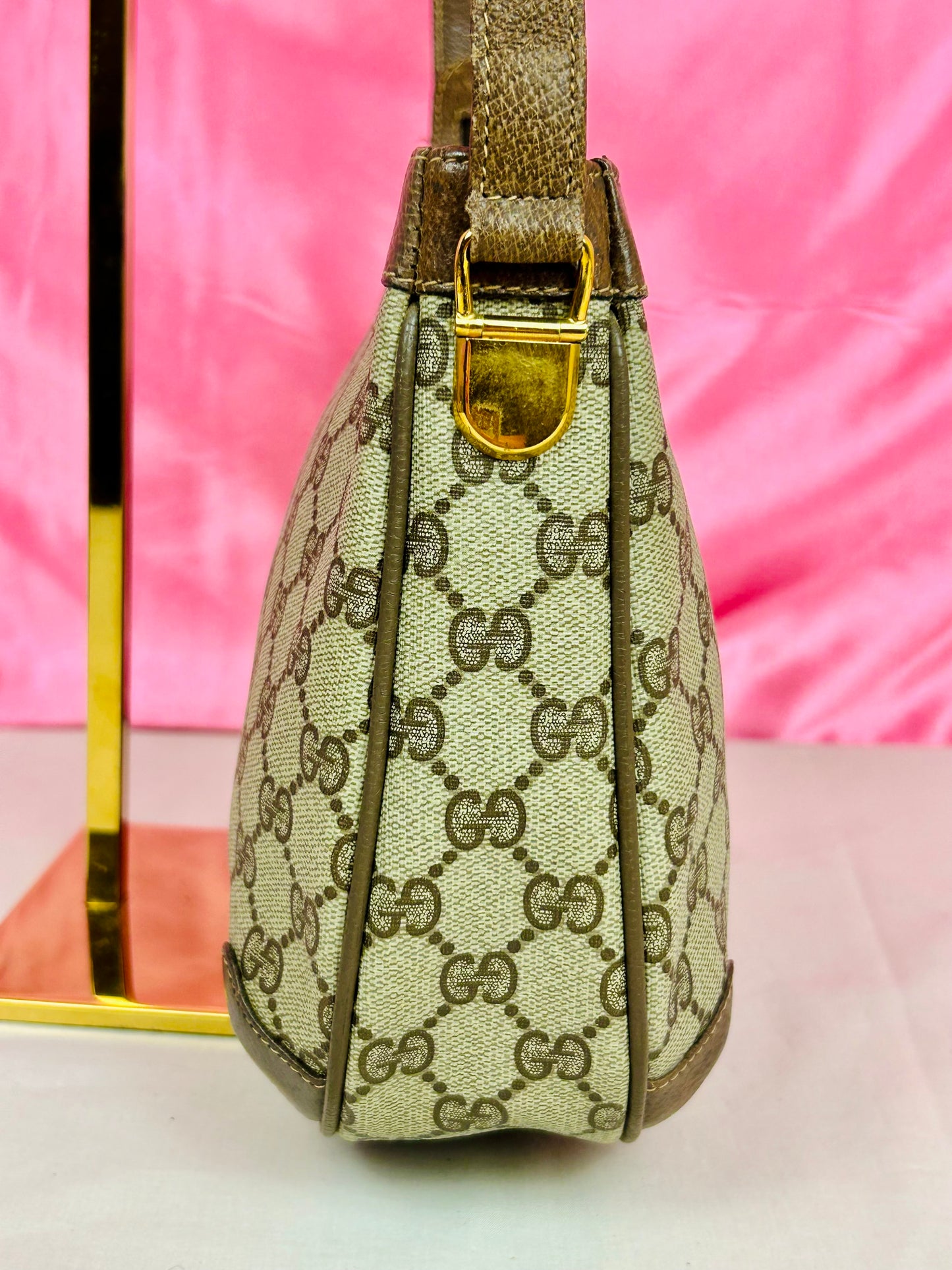 Medium Vintage Supreme