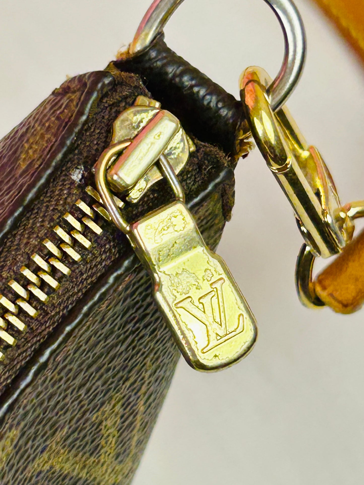 Pochette Accessories