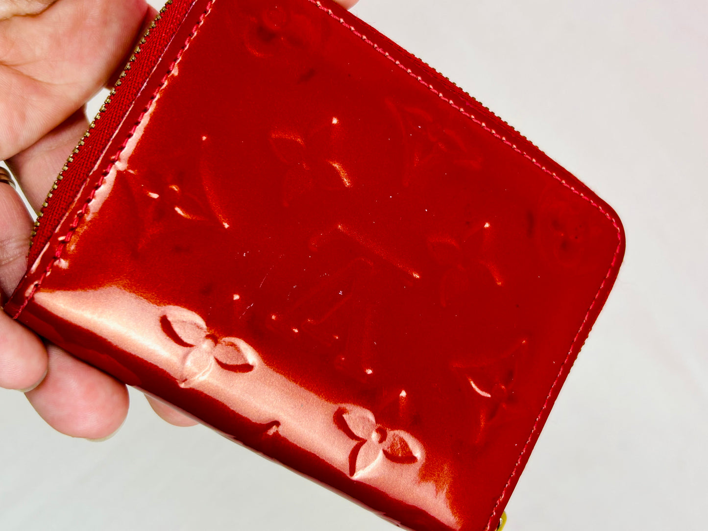 Red Vernis Zippy Card Case