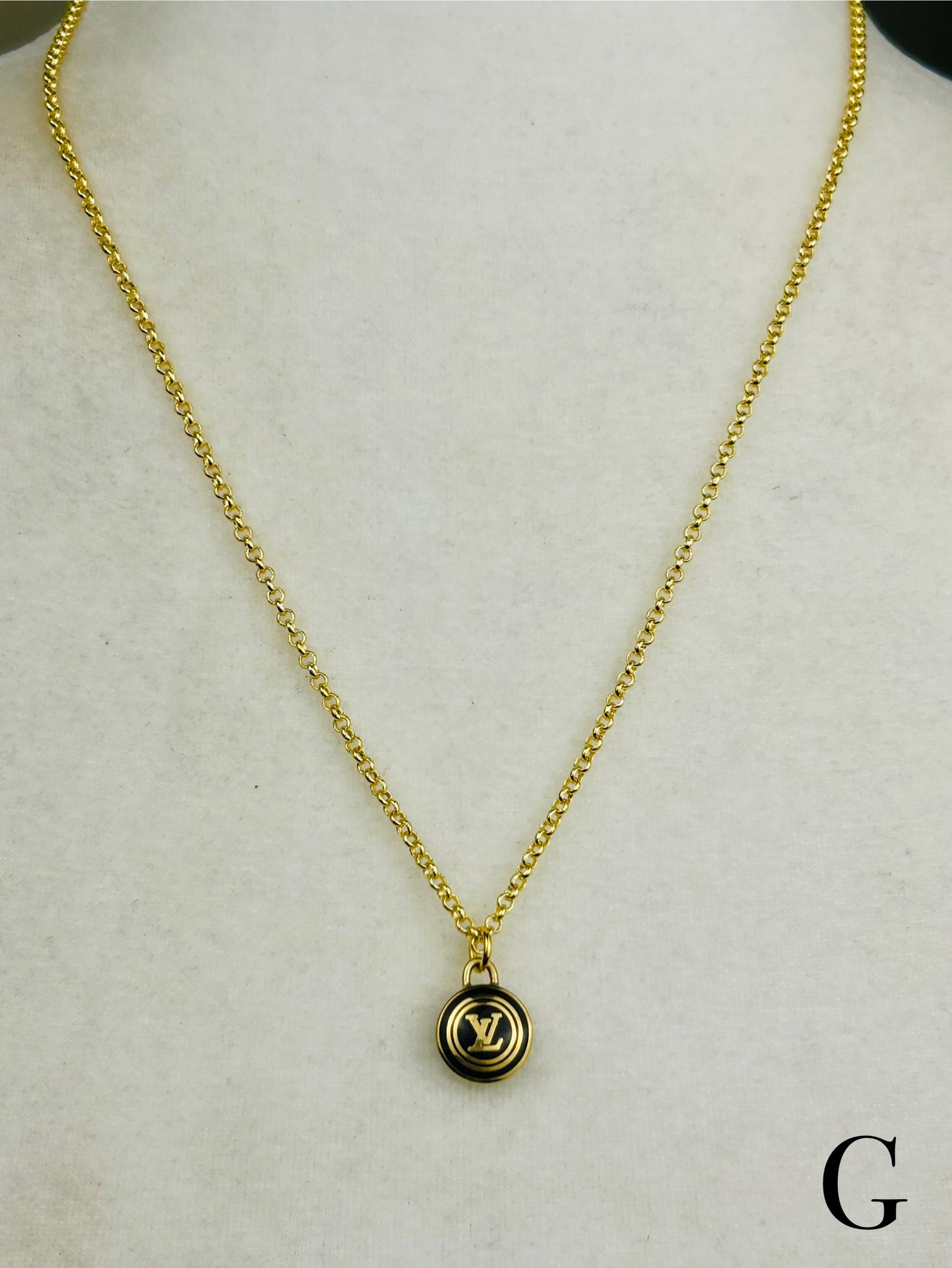 Brown Pastilles Charm Necklace