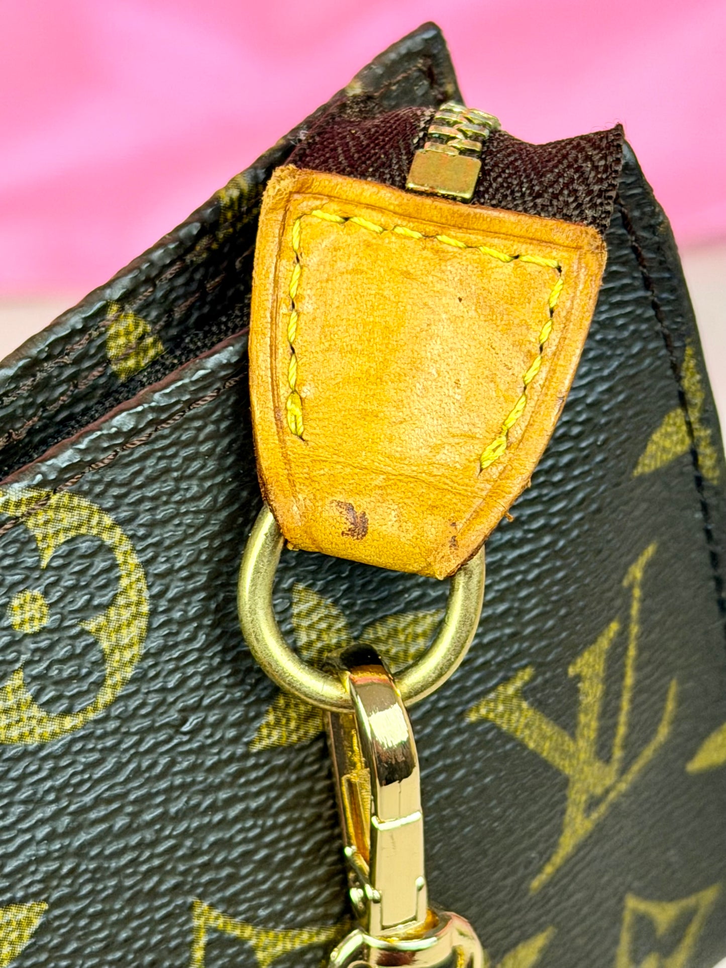 Bucket Pouch GM on Chain