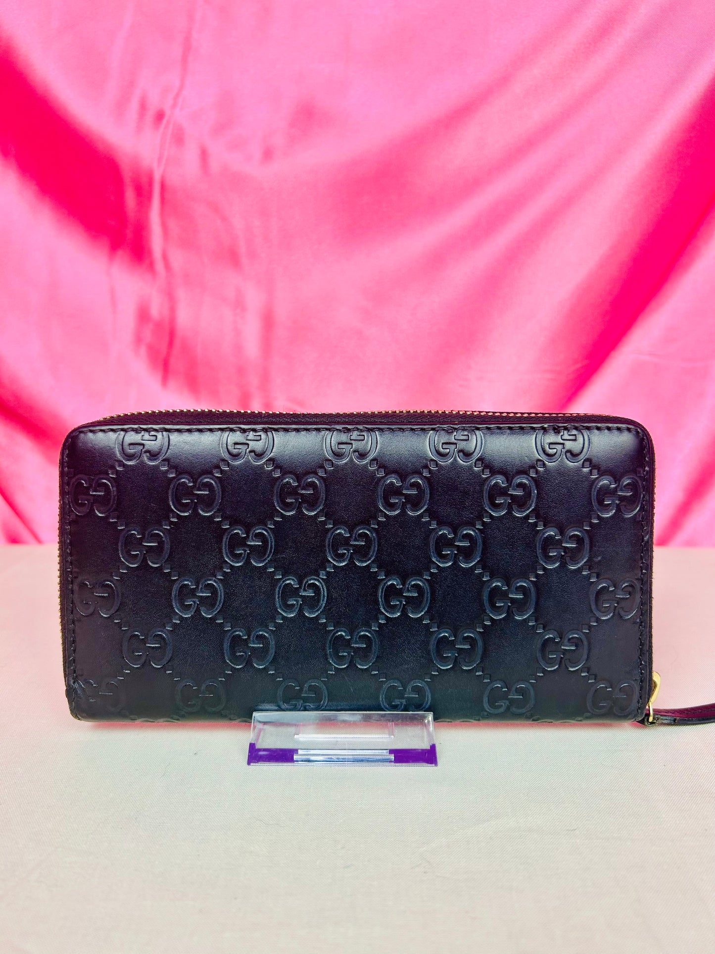 Black Gucci Zippy Wallet