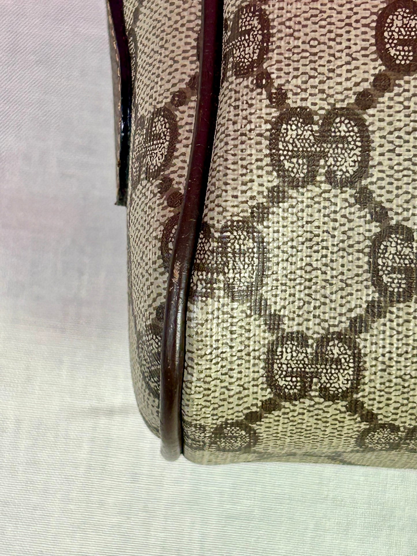 Gucci Large Sherry Line