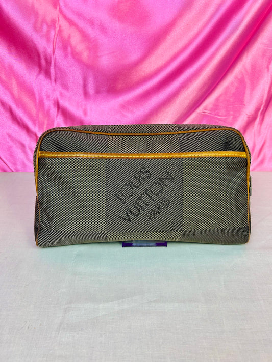 Louis Vuitton Damier Géant Bumbag