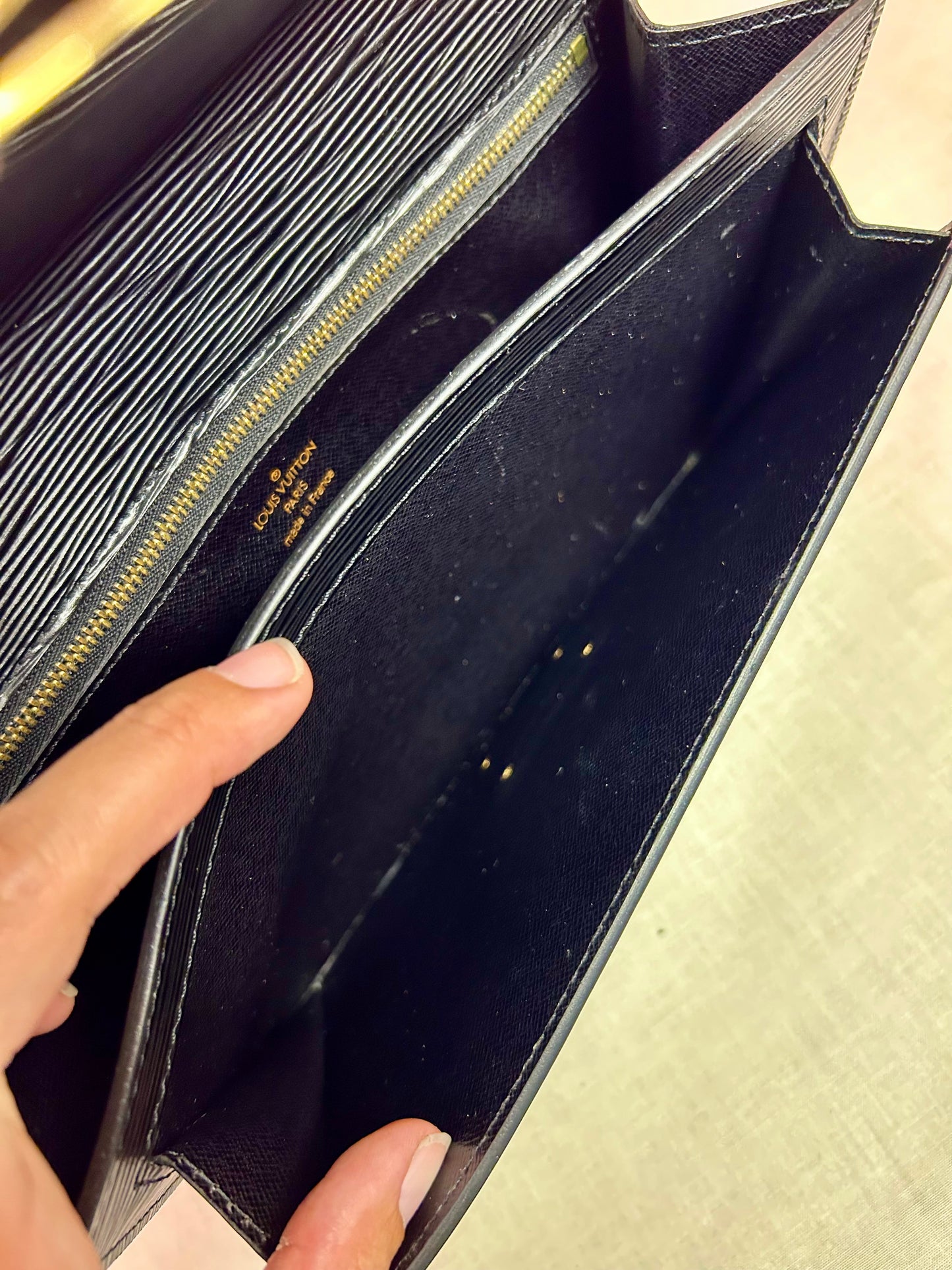 Dragonne Clutch in Black Epi