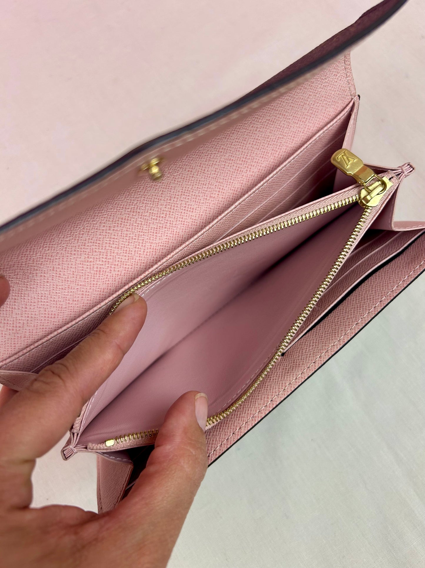 Sarah Wallet NM in Monogram/Rose