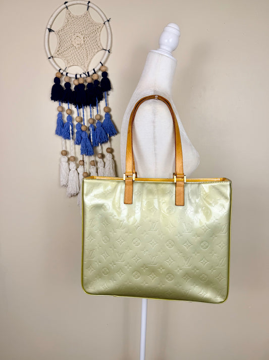 Colombus Tote in Green Vernis