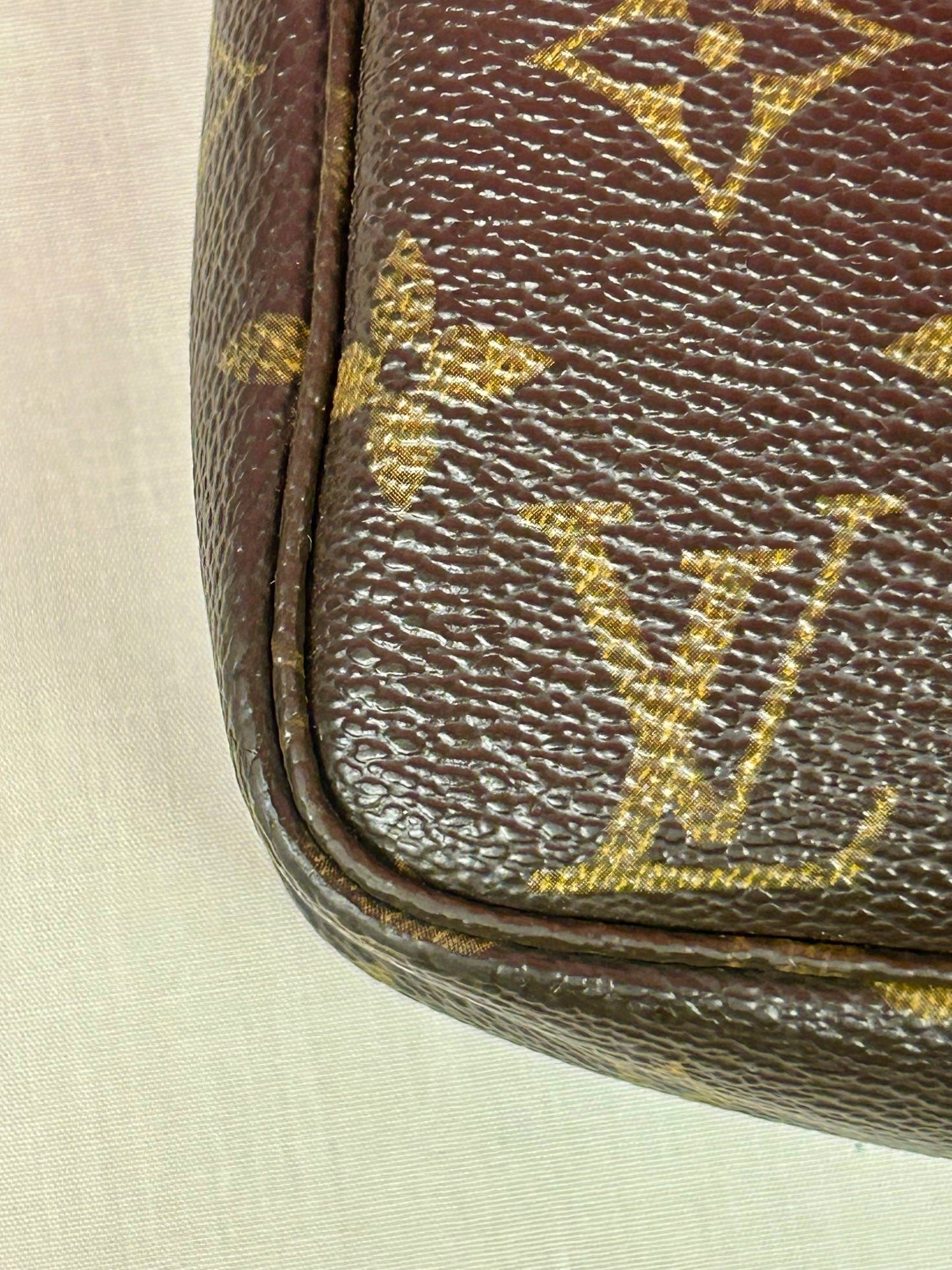 Pochette Accessories