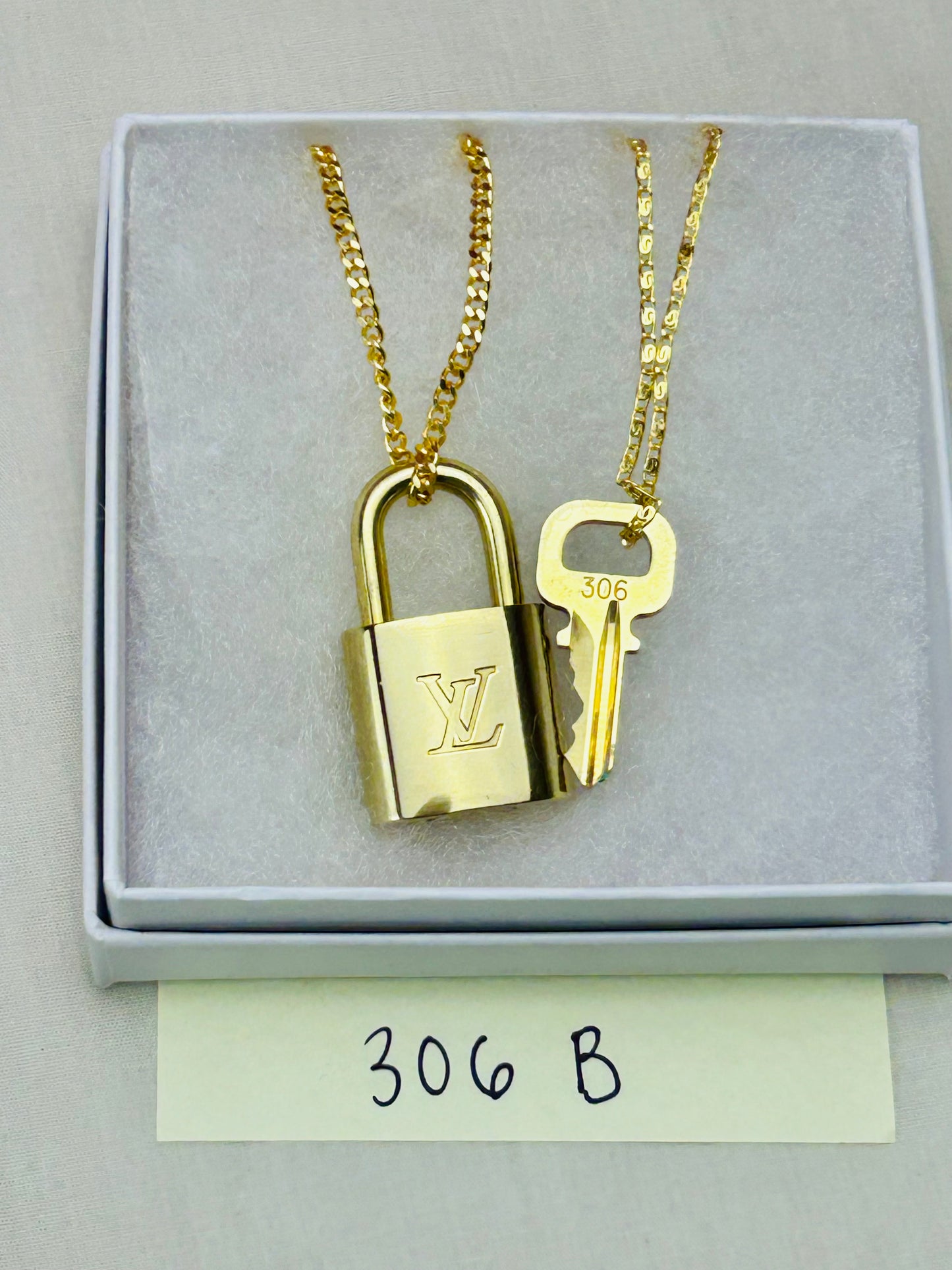 Lock and Key Necklace Set (20)