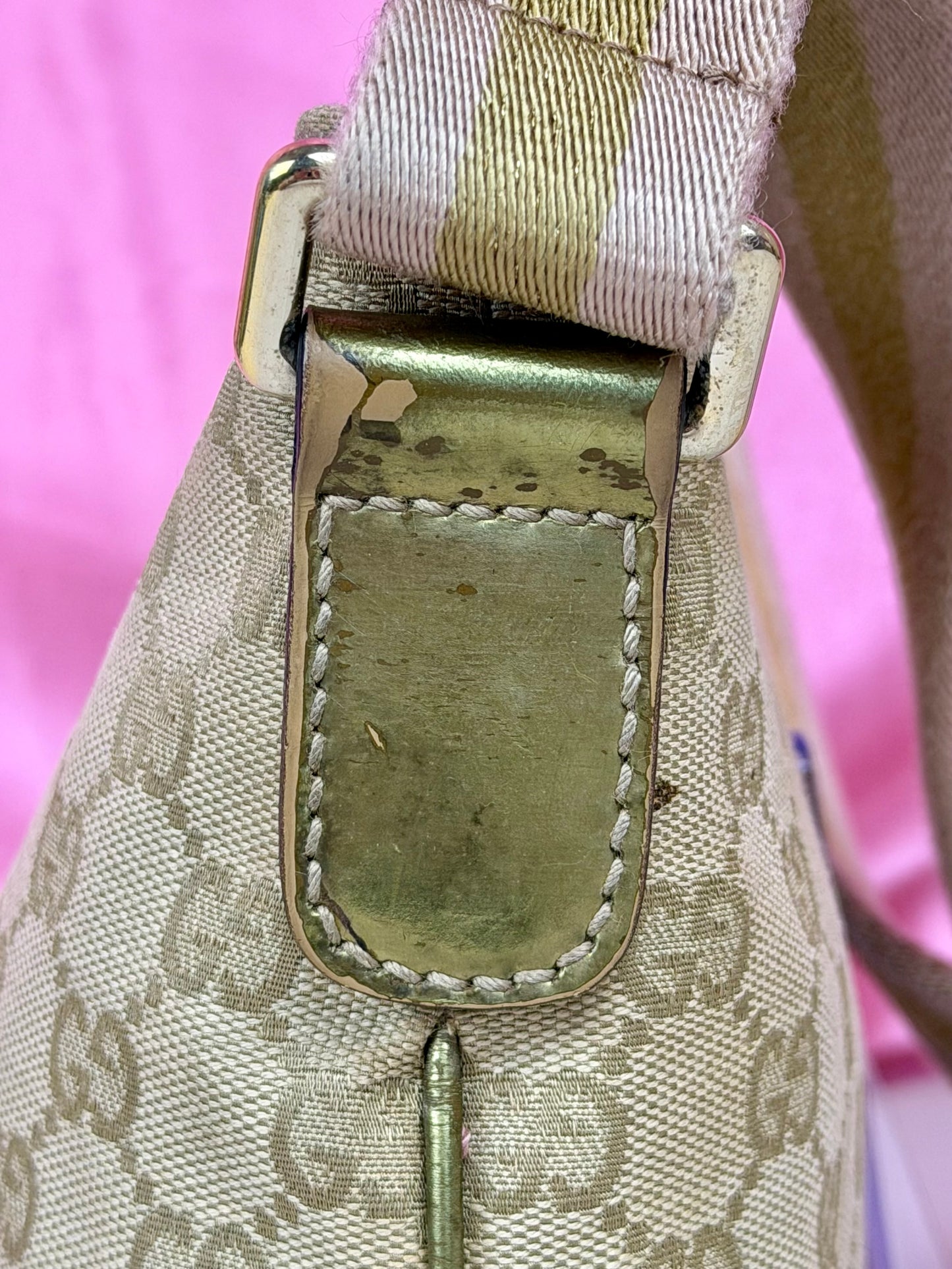 Gucci Metallic Messenger