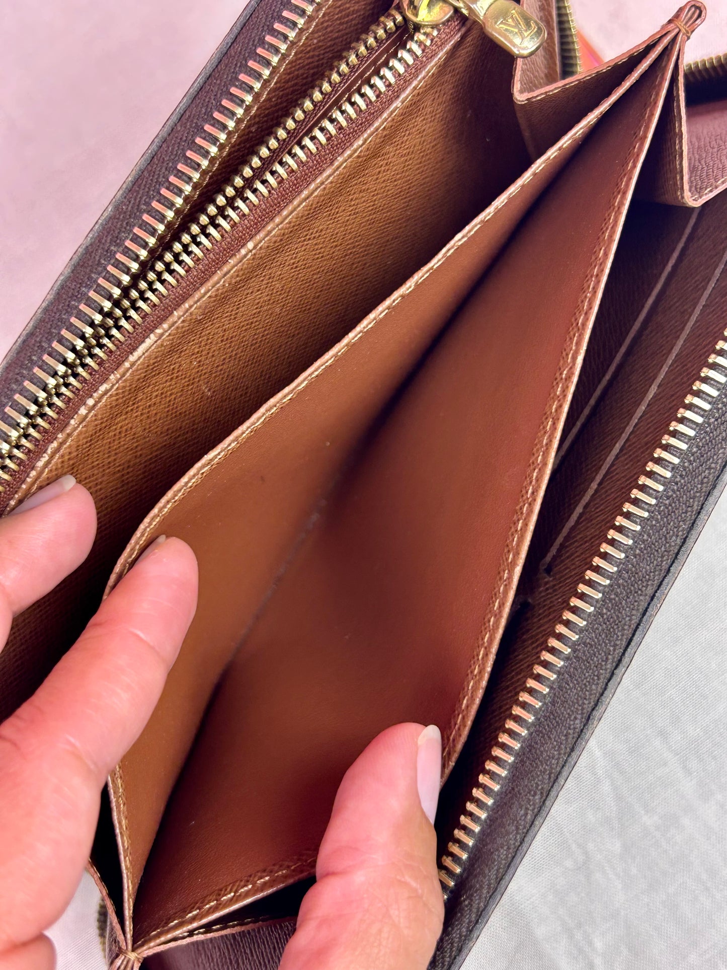 Louis Vuitton Monogram Zippy Wallet