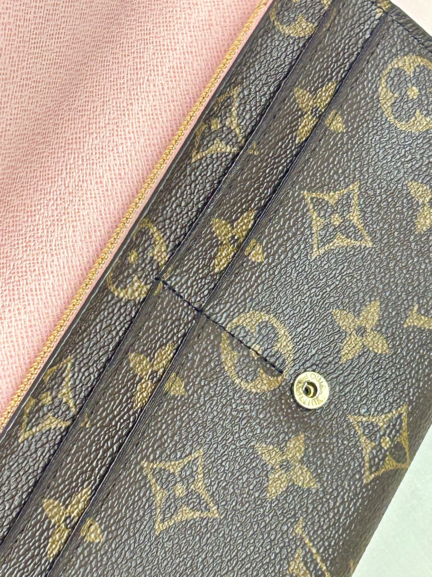 Sarah Wallet NM in Monogram/Rose
