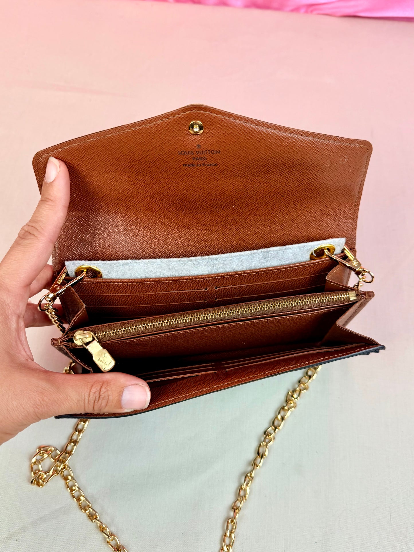 Sarah Wallet in Mono/Brown