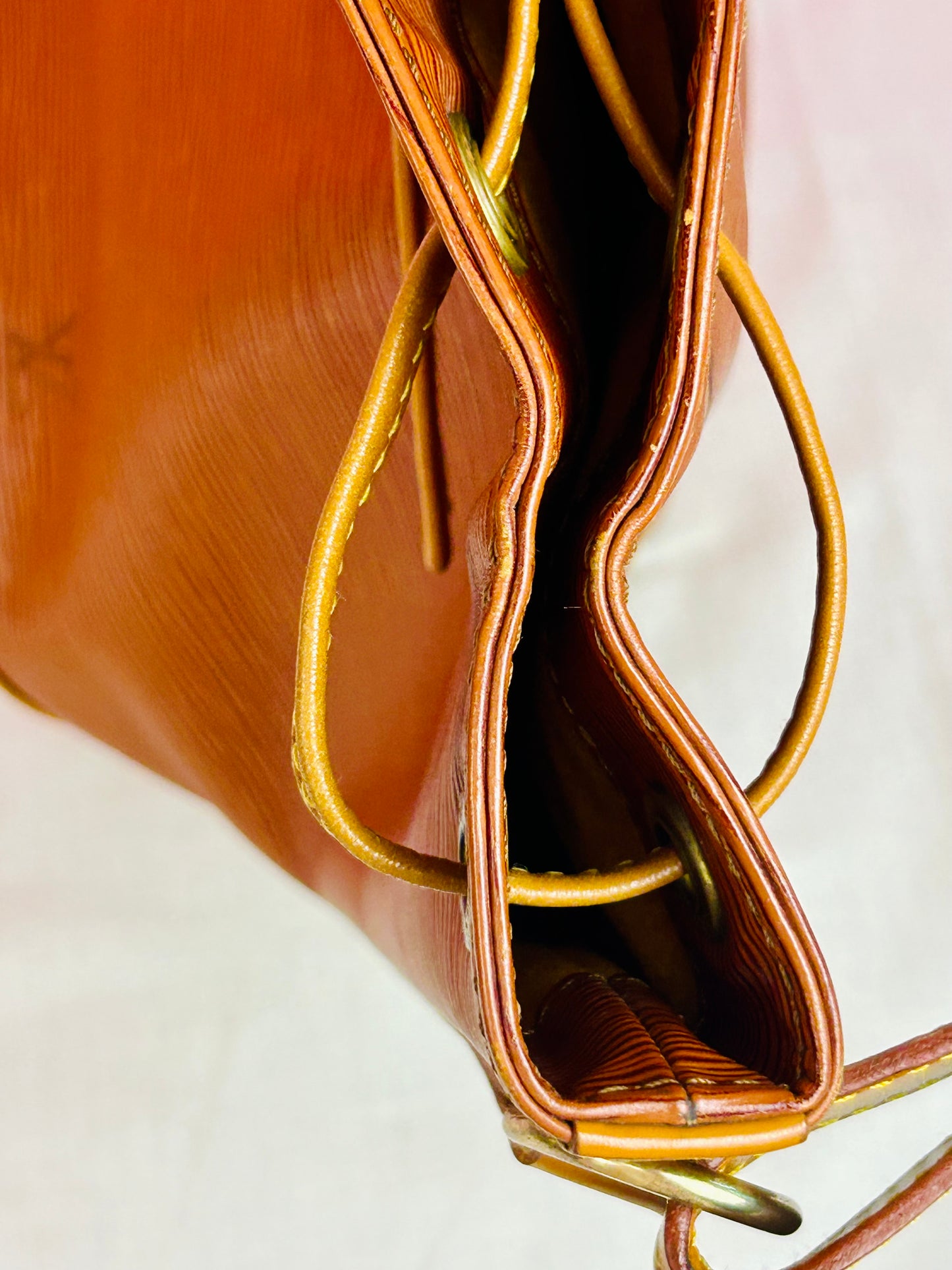 Noe in Epi brown