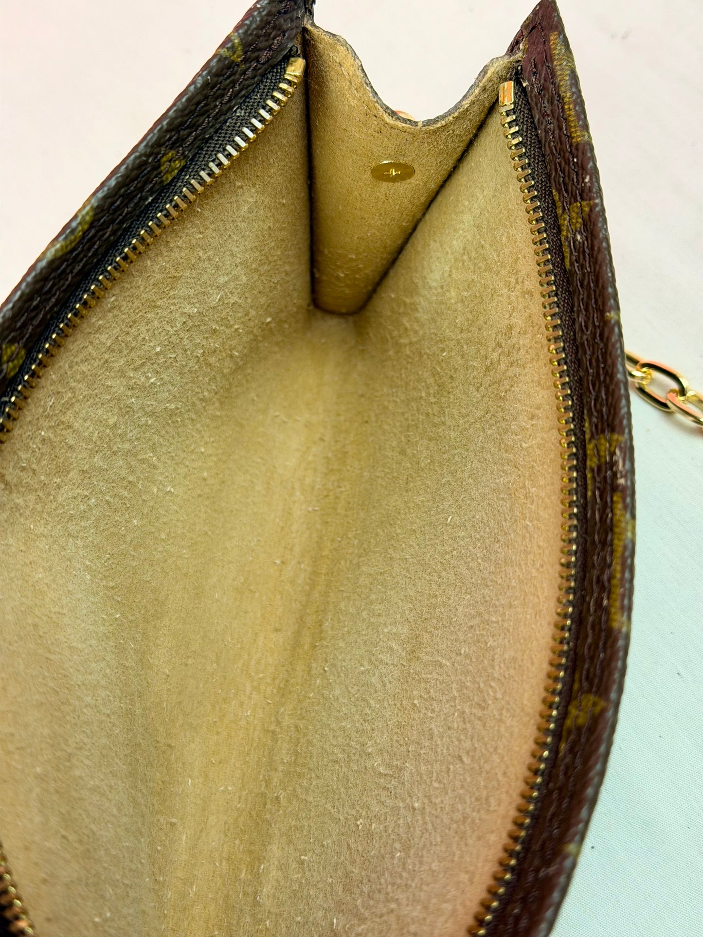 Bucket Pouch GM on Chain