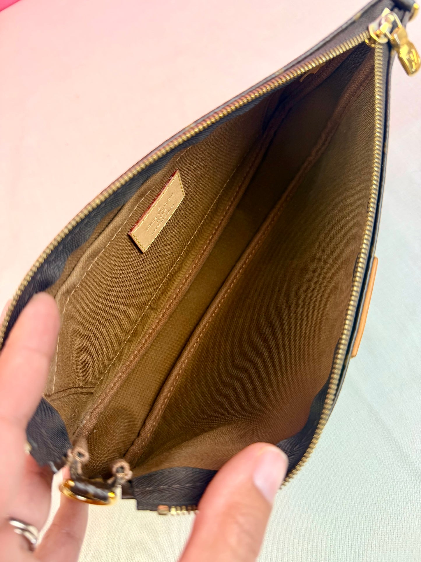 Large Pochette