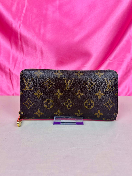 Louis Vuitton Monogram Zippy Wallet