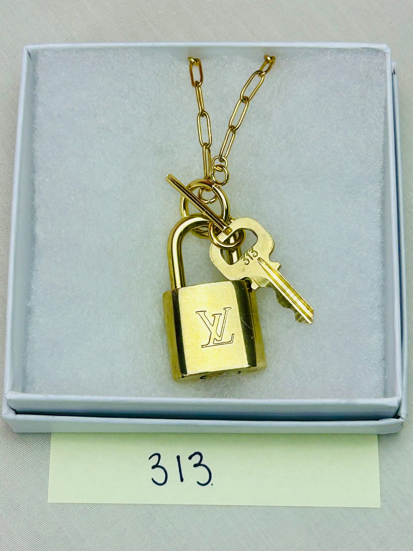 Lock and Key Necklace Set (20)