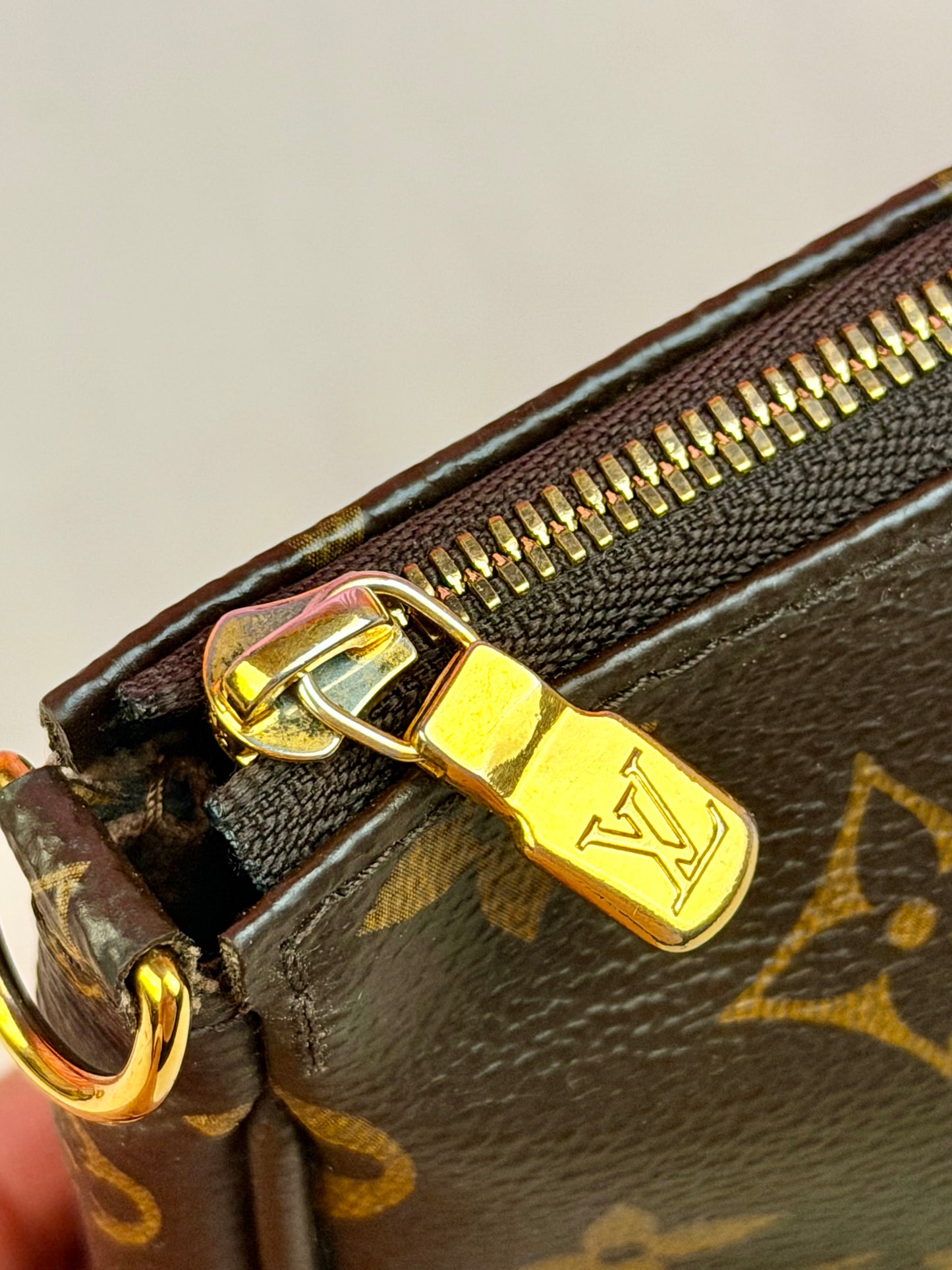 Large Pochette
