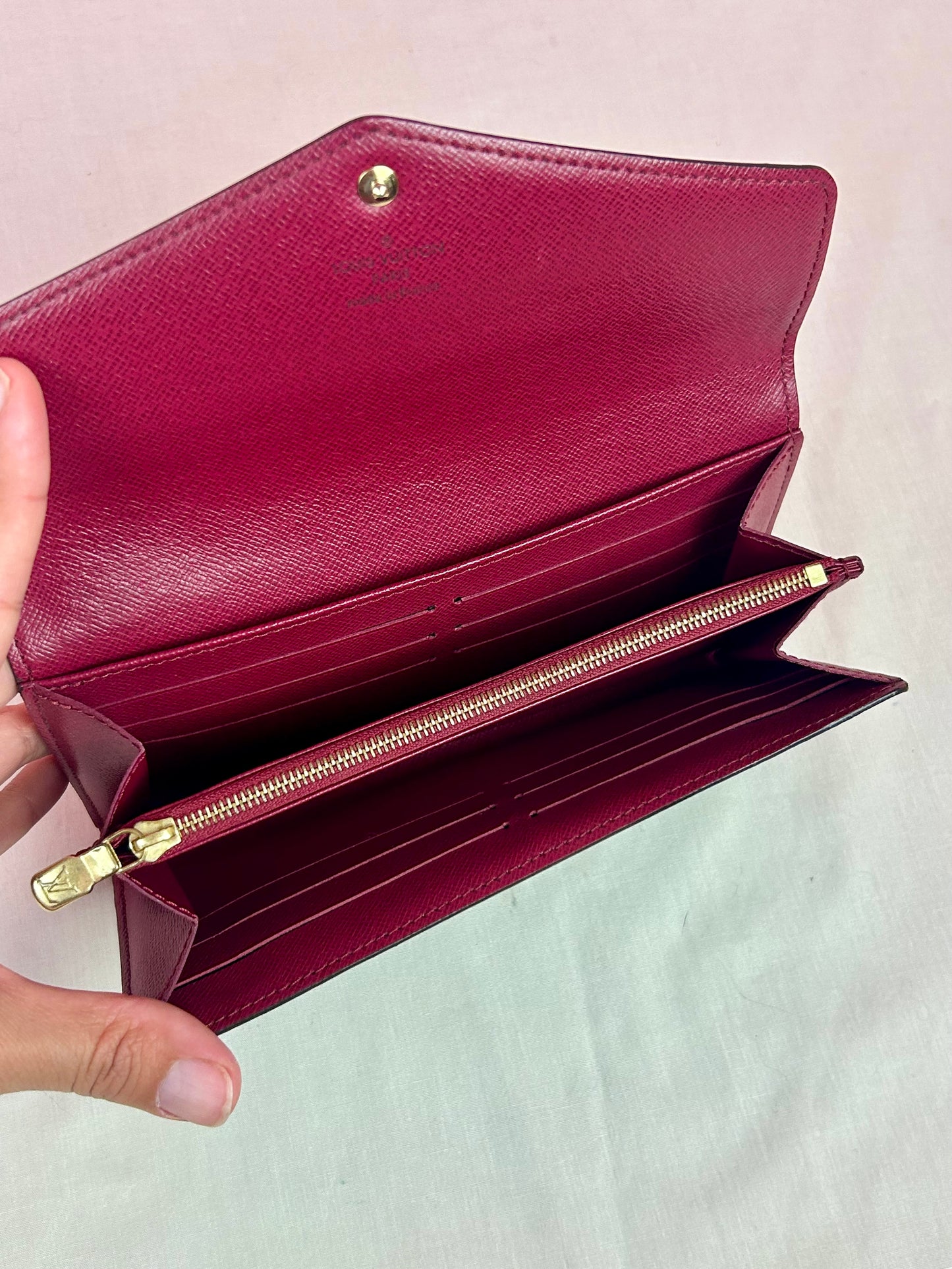 Sarah Wallet NM Monogram/Berry