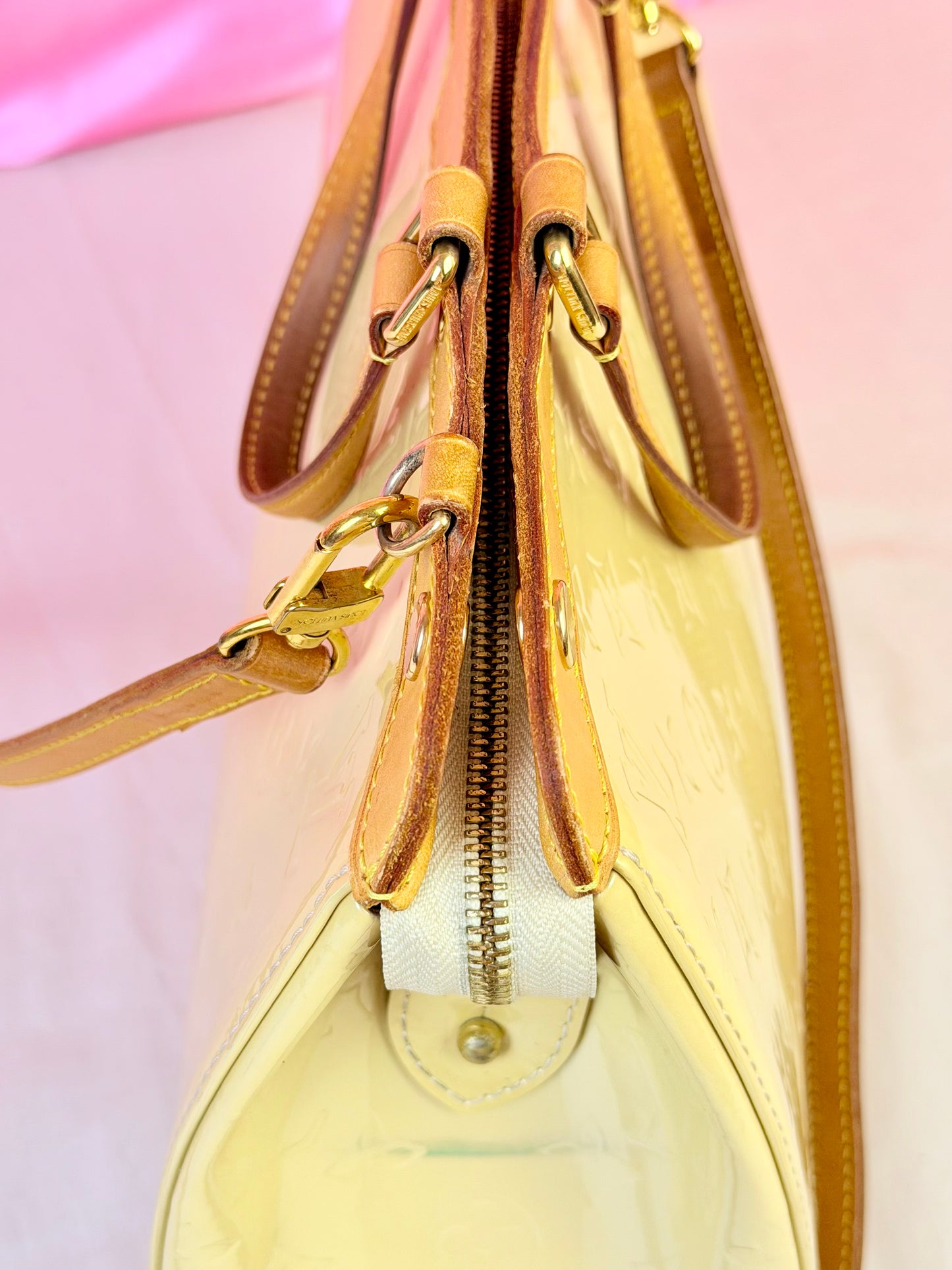 Brea MM in Pale Yellow Vernis