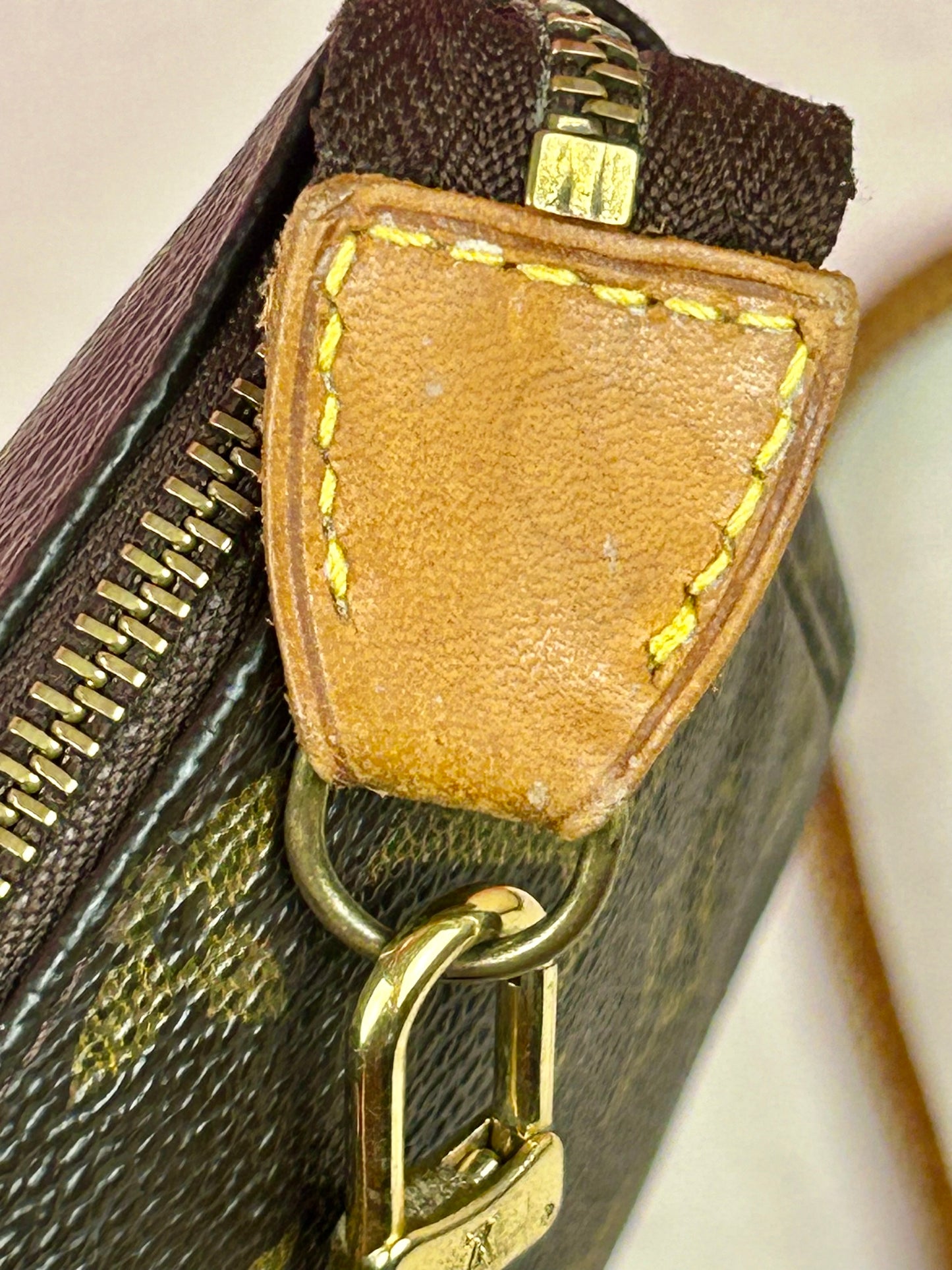 Pochette Accessories