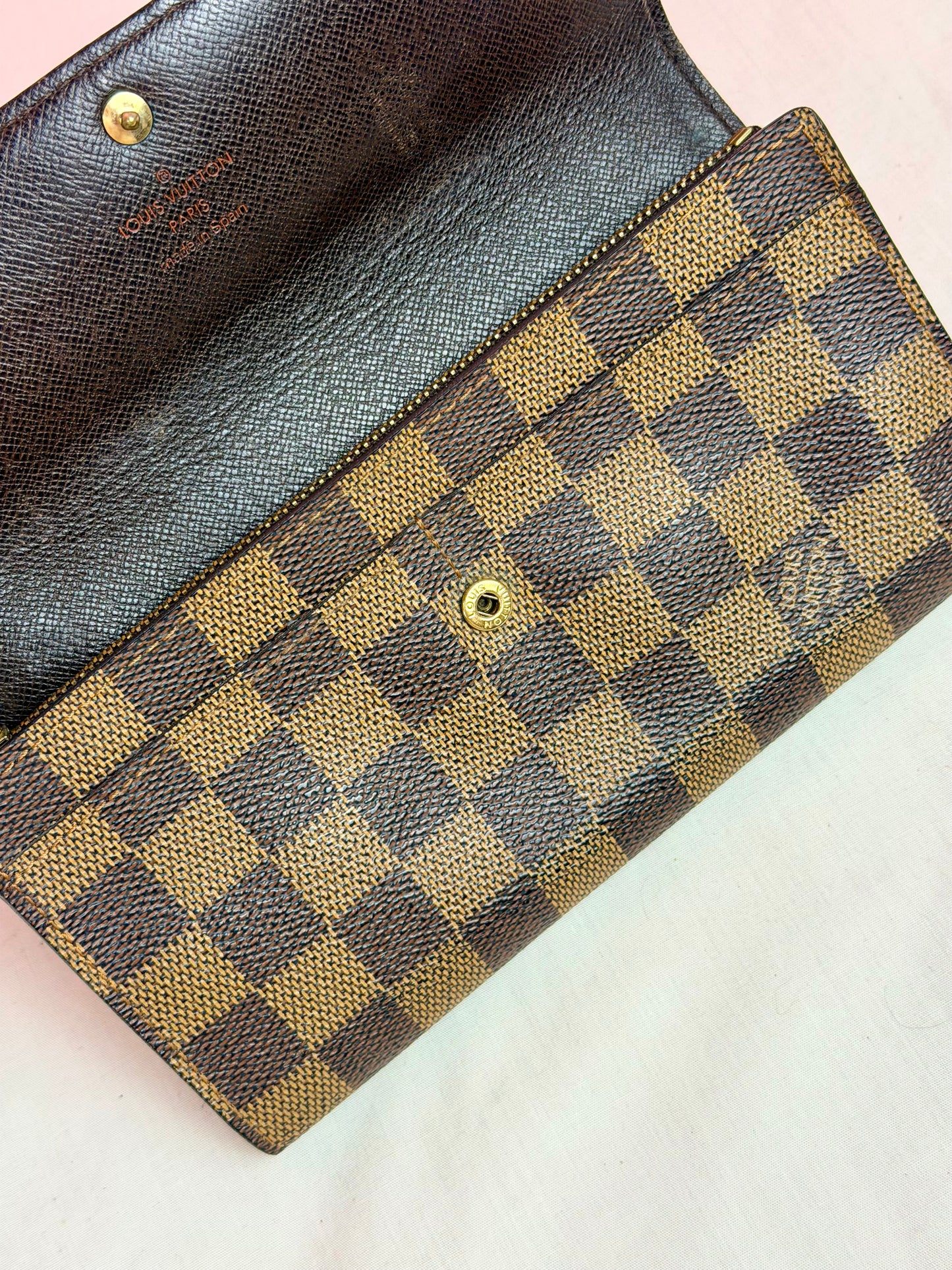 Sarah Wallet in DE (Old Model)